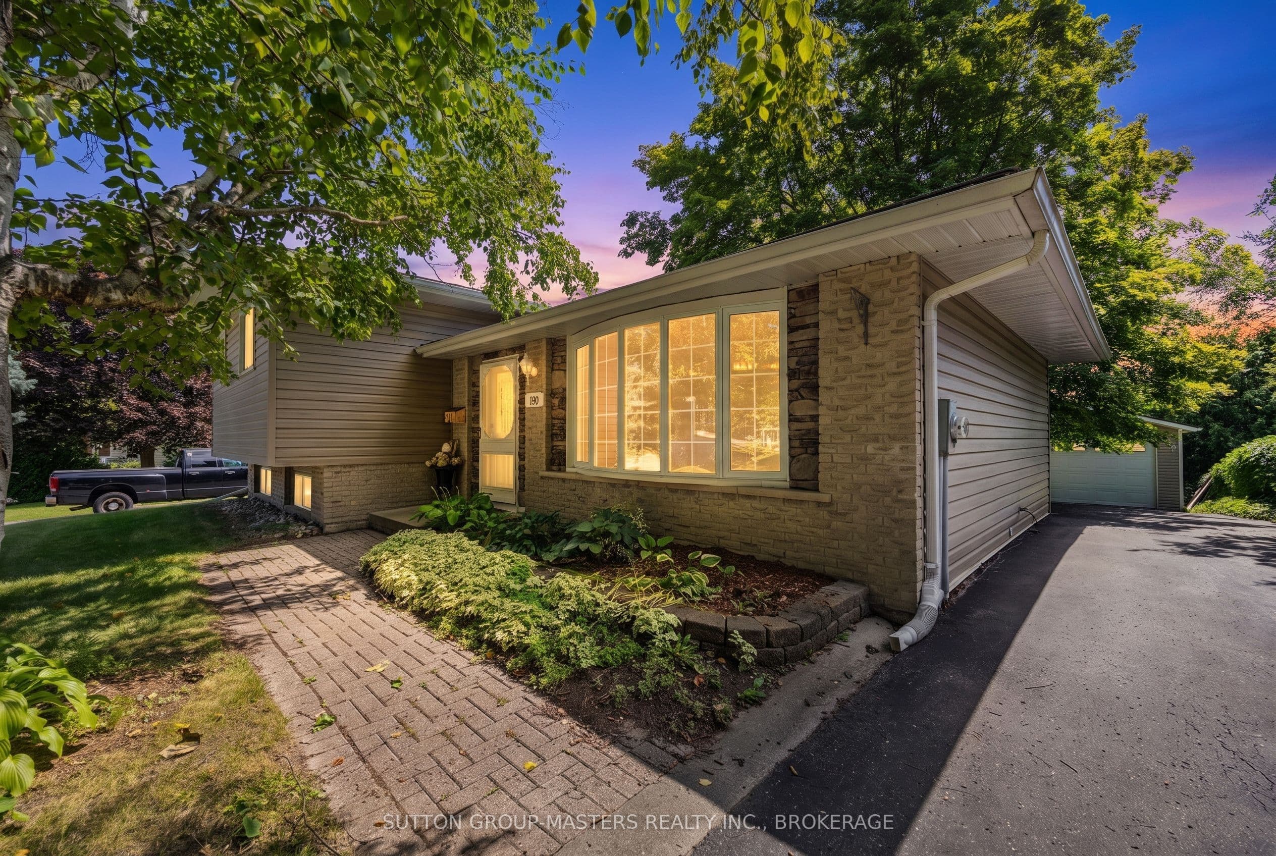 795 Safari Drive photo 1