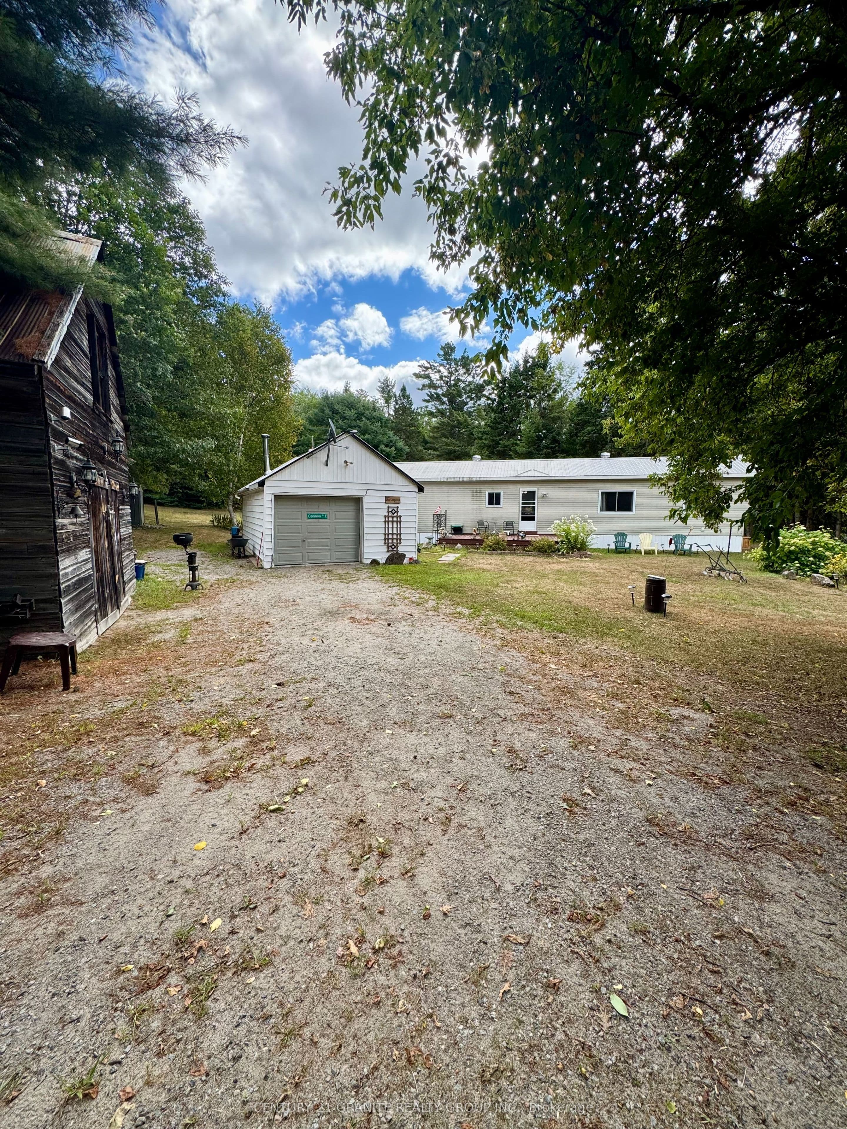 1641 Boulter Road photo 1