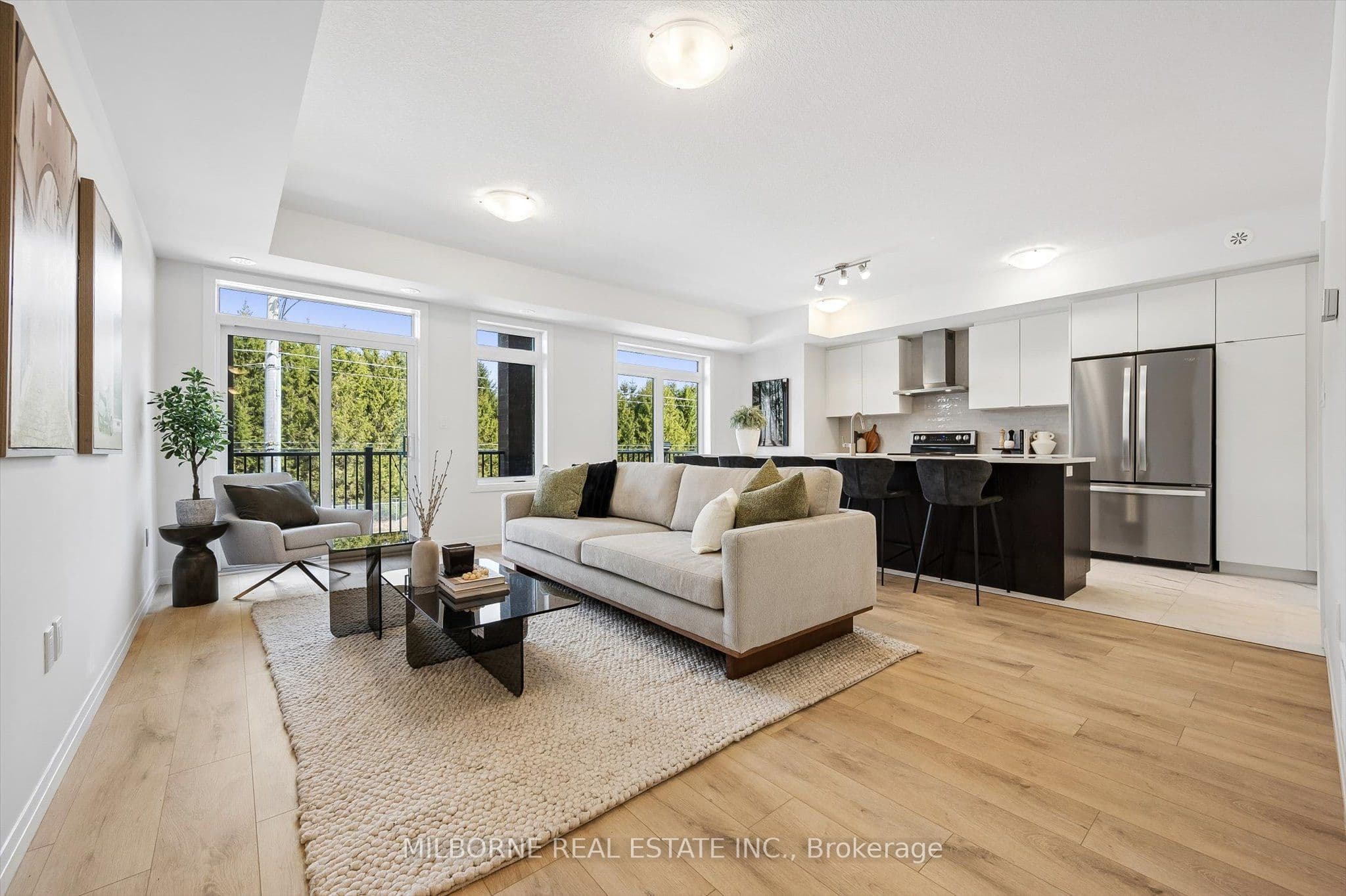 34 Thatcher Drive photo 1