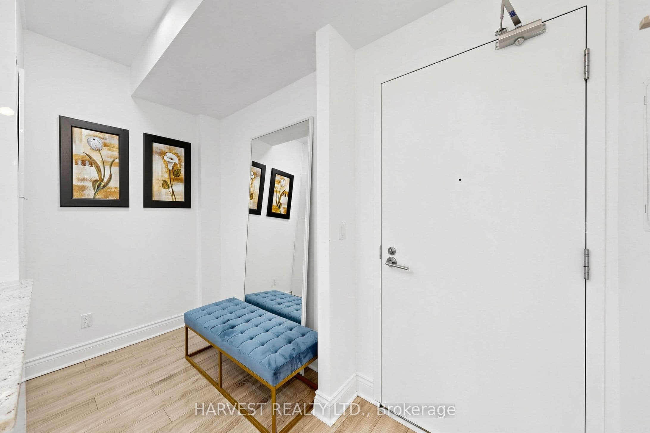 Unit 380 209 Fort York Boulevard photo 1