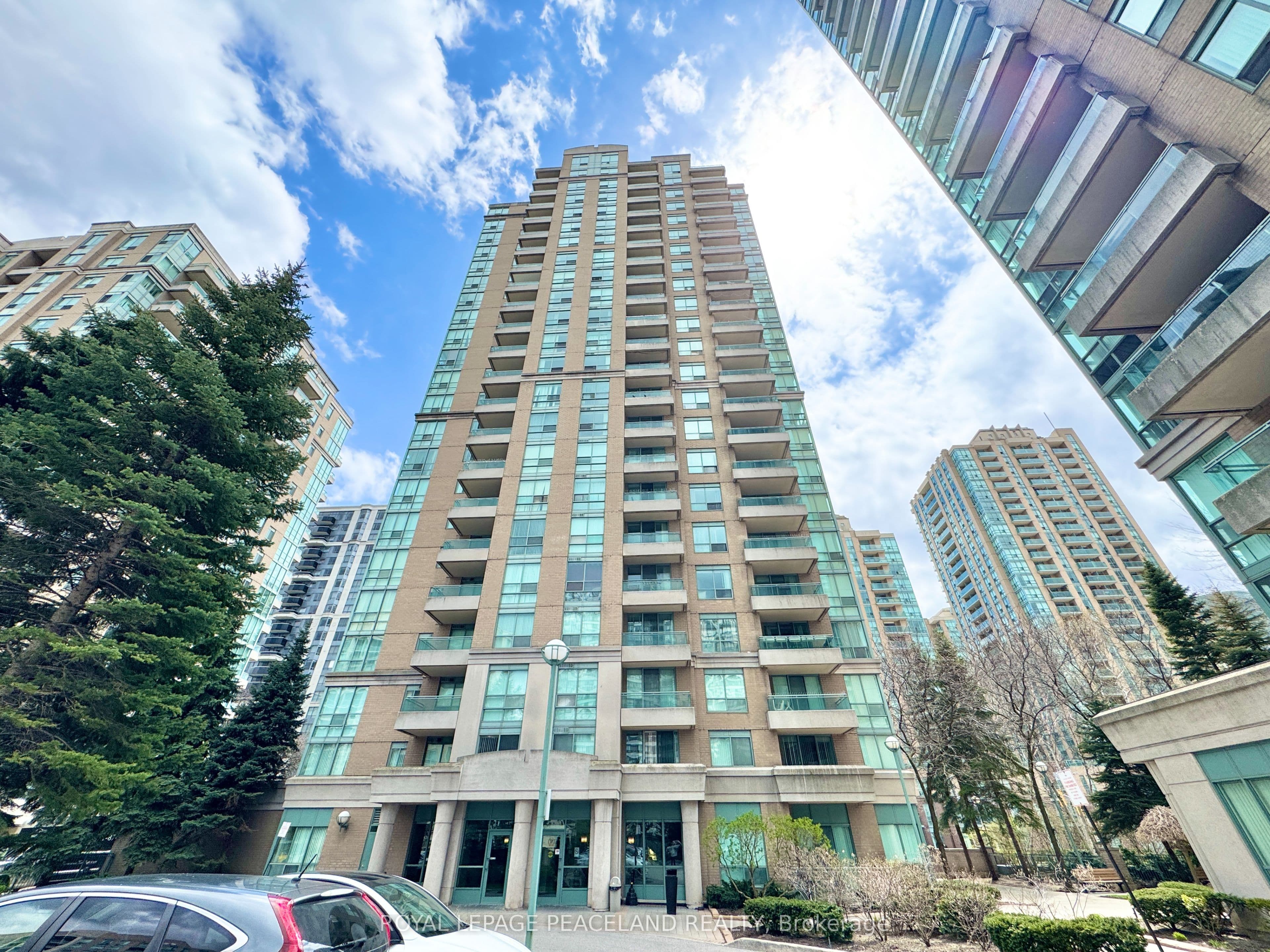 Unit 703 3 Pemberton Avenue photo 1