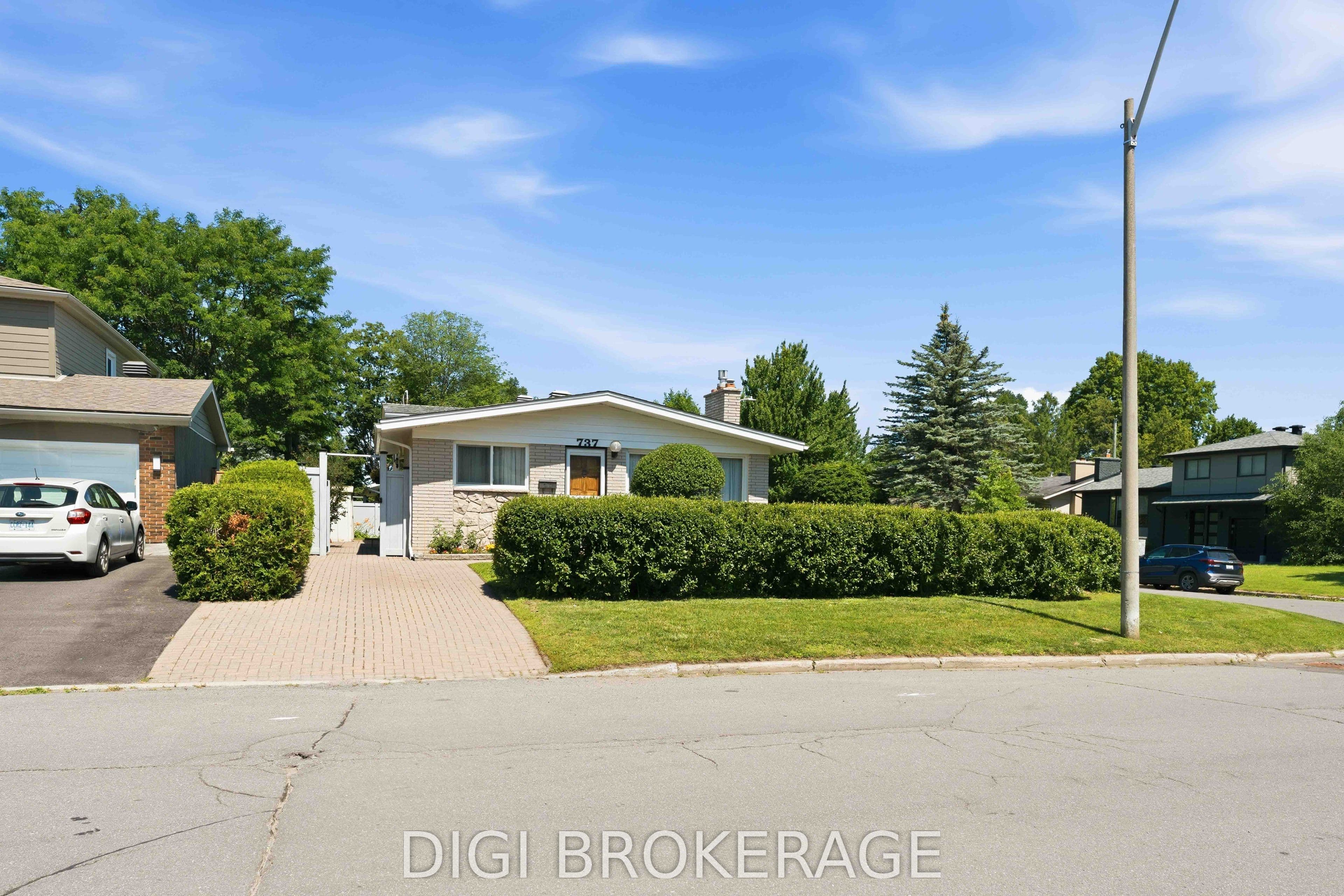 737 Southmore Drive photo 1