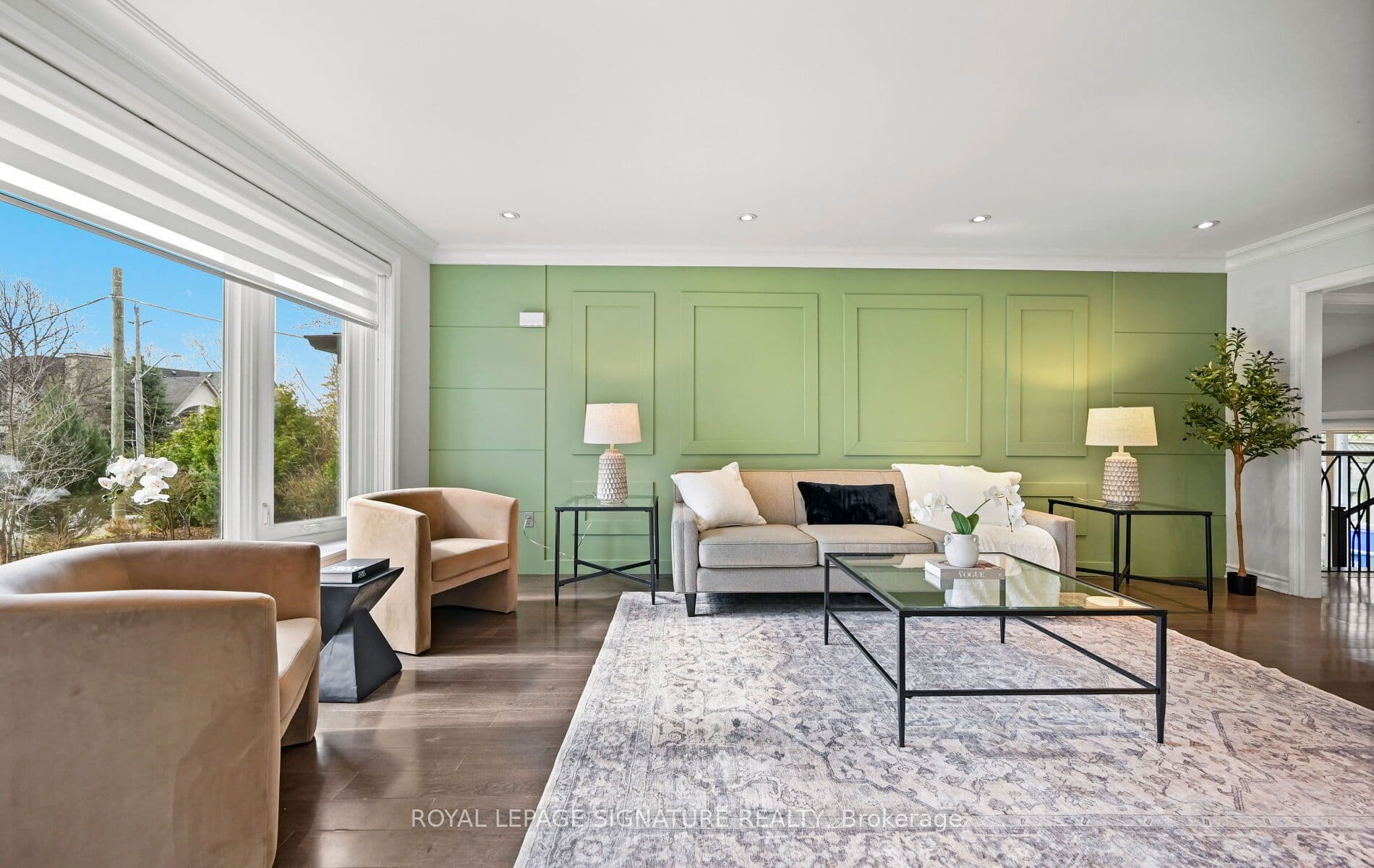 1207 Pinegrove Road photo 1