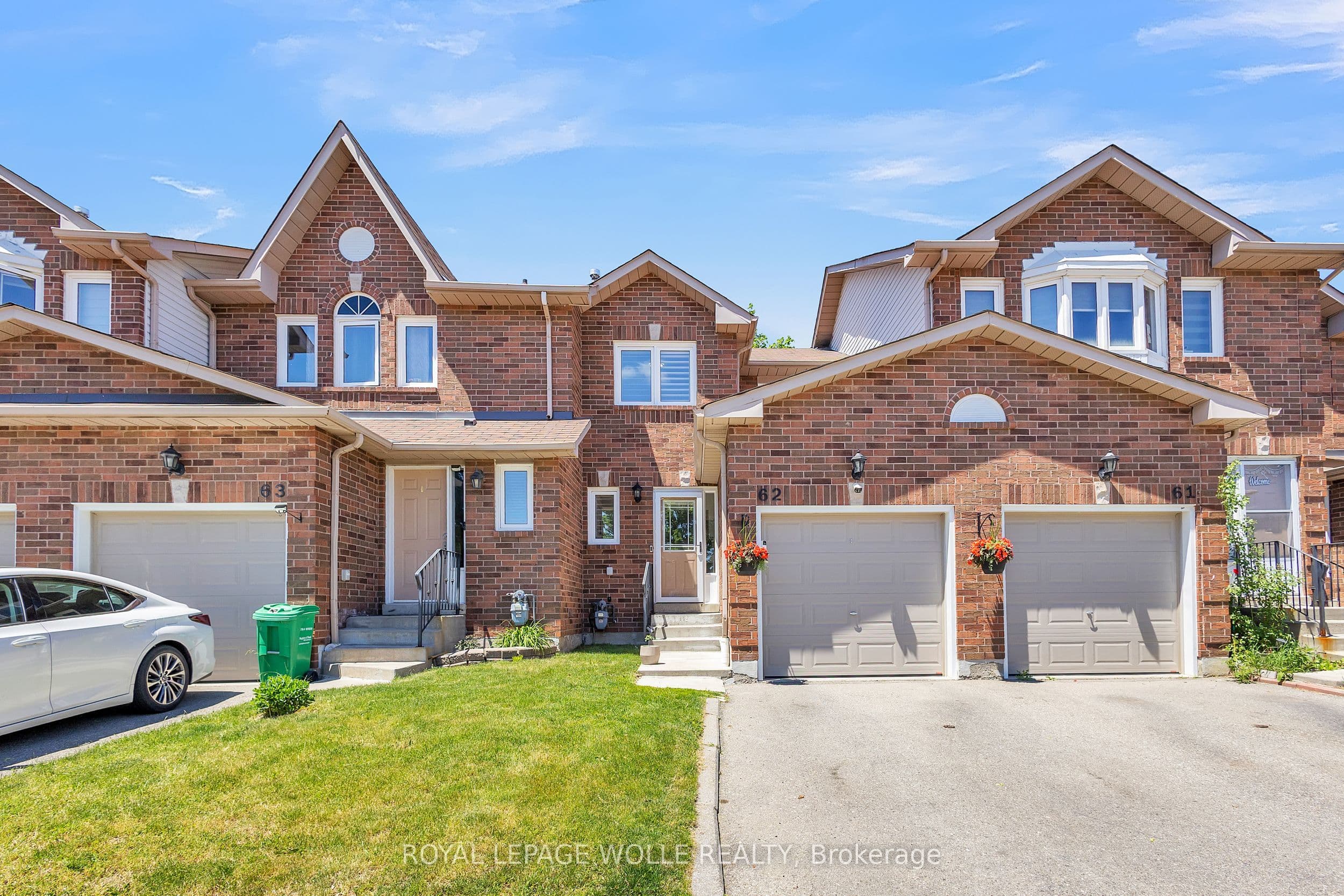 Unit 62 1484 Torrington Drive photo 1