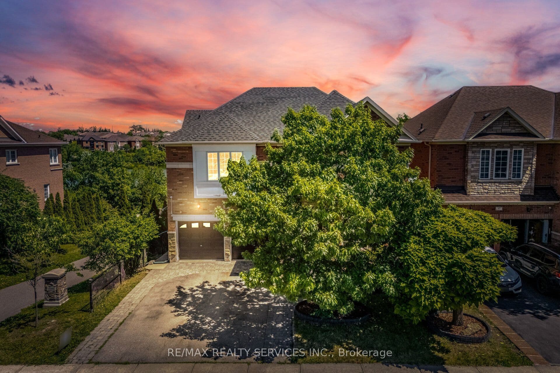 35 Stoneylake Avenue photo 1