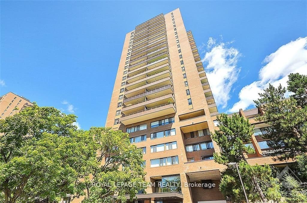 Unit 644 515 ST LAURENT Boulevard photo 1