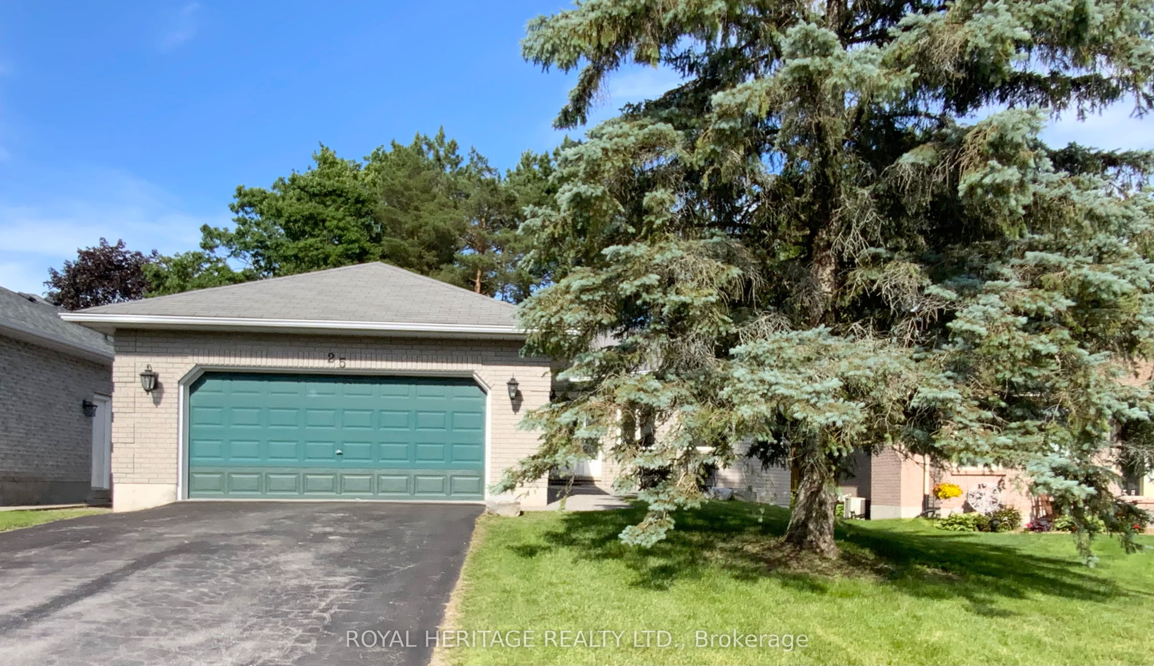 25 Hillview Drive photo 1
