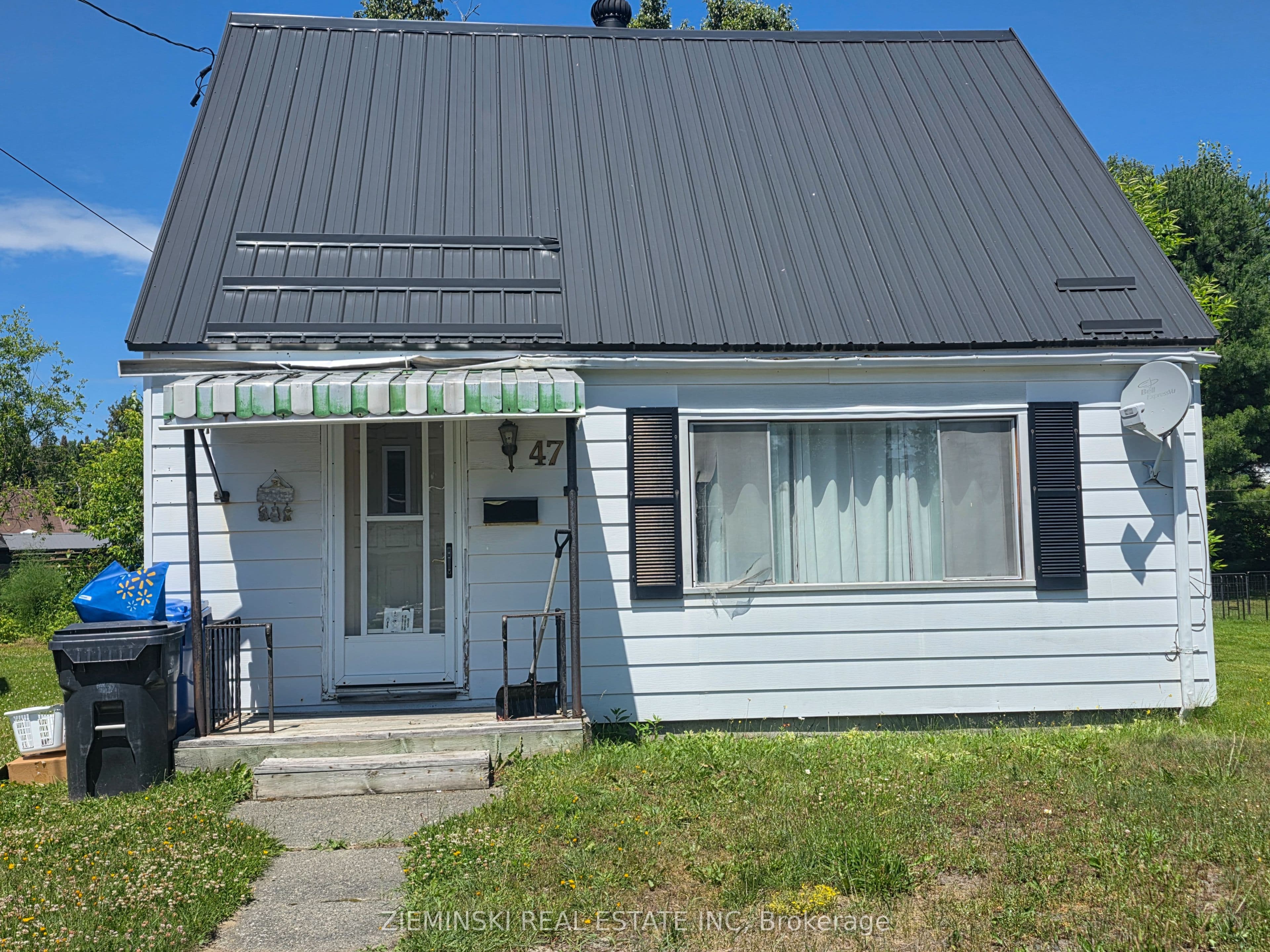 47 Tweedsmuir Road photo 1