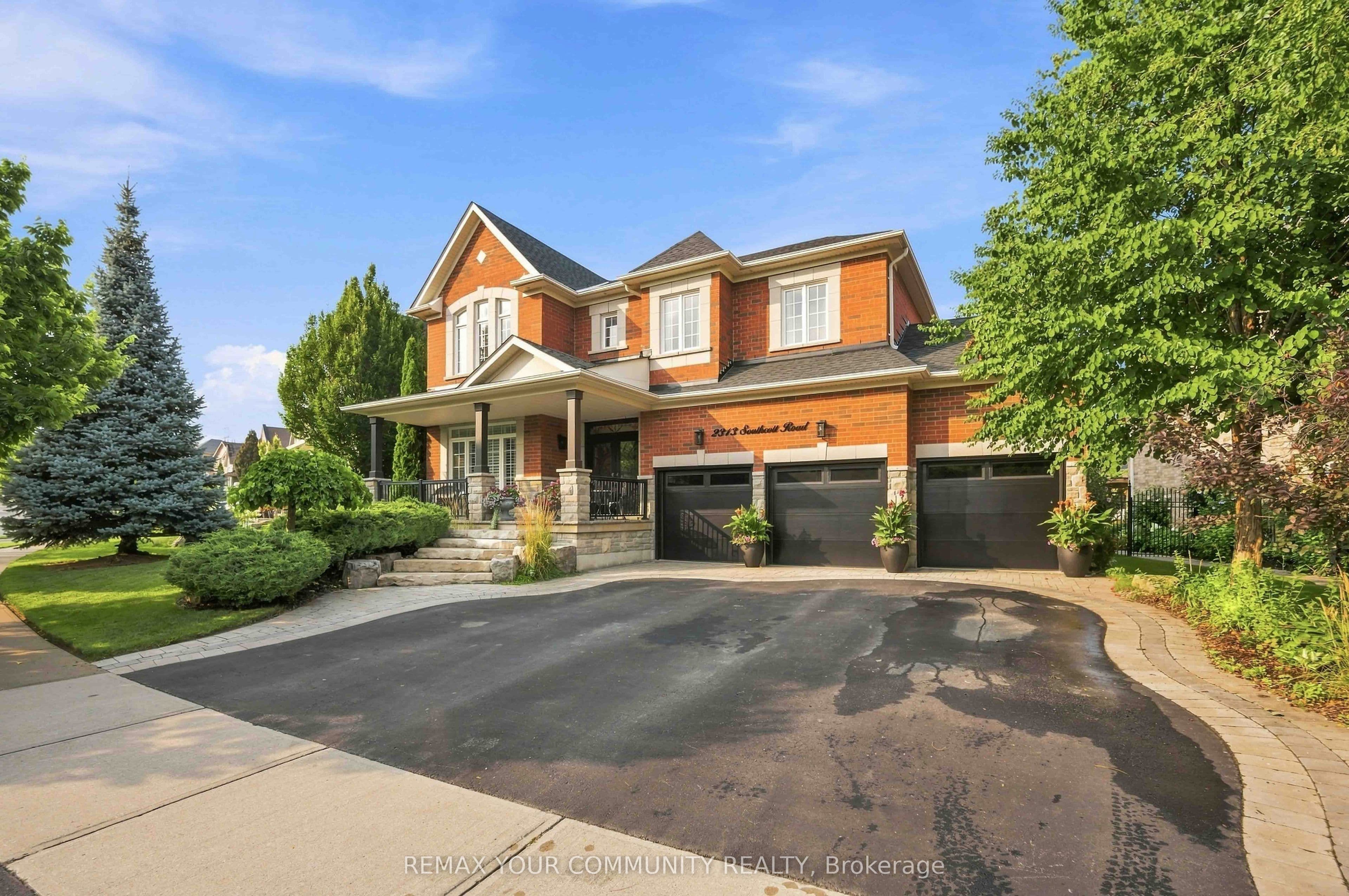2313 Southcott Road photo 1