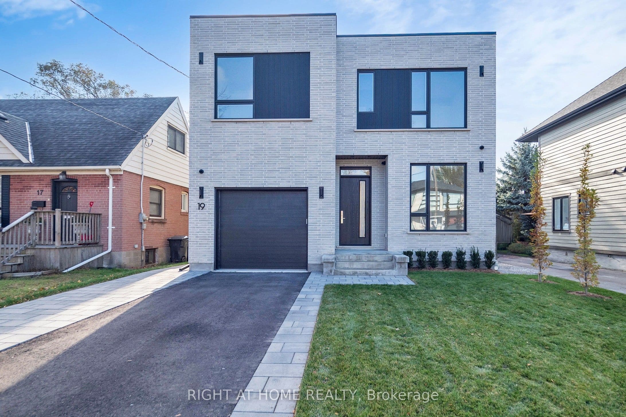 19 Putney Road photo 1