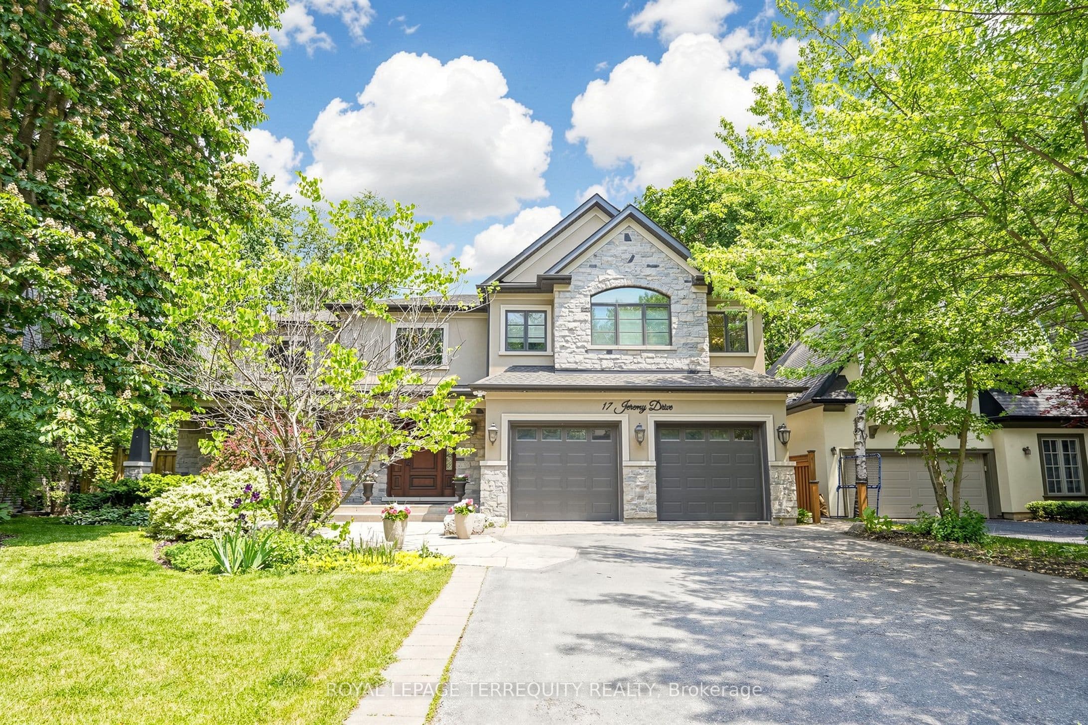 17 Jeremy Drive photo 1