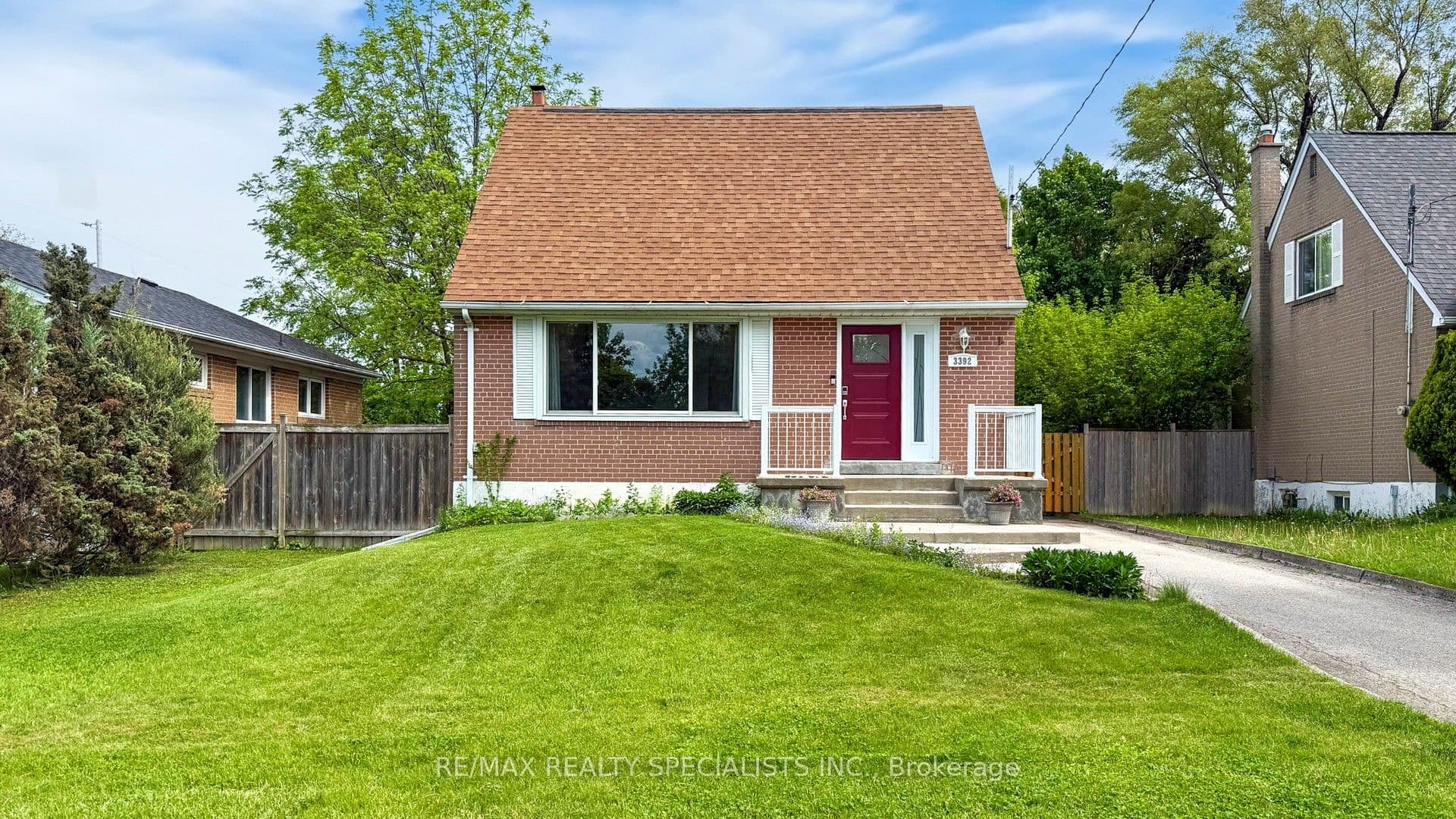 3392 Sonja Road photo 1