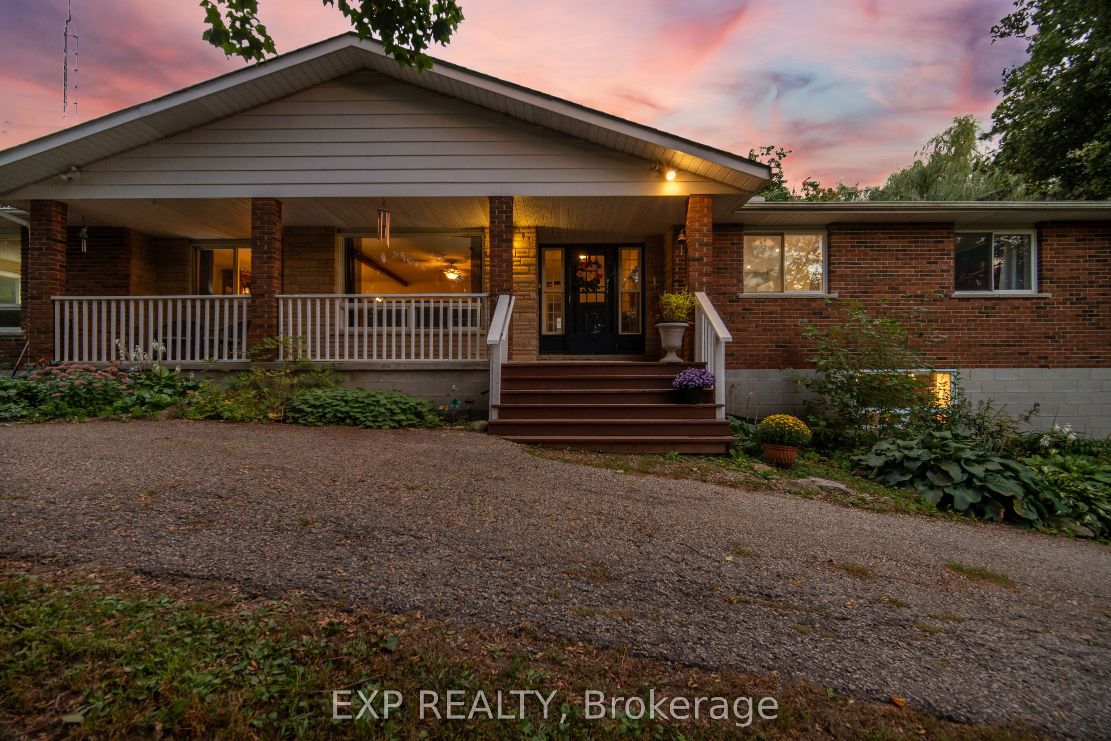 14367 Trafalgar Road photo 1