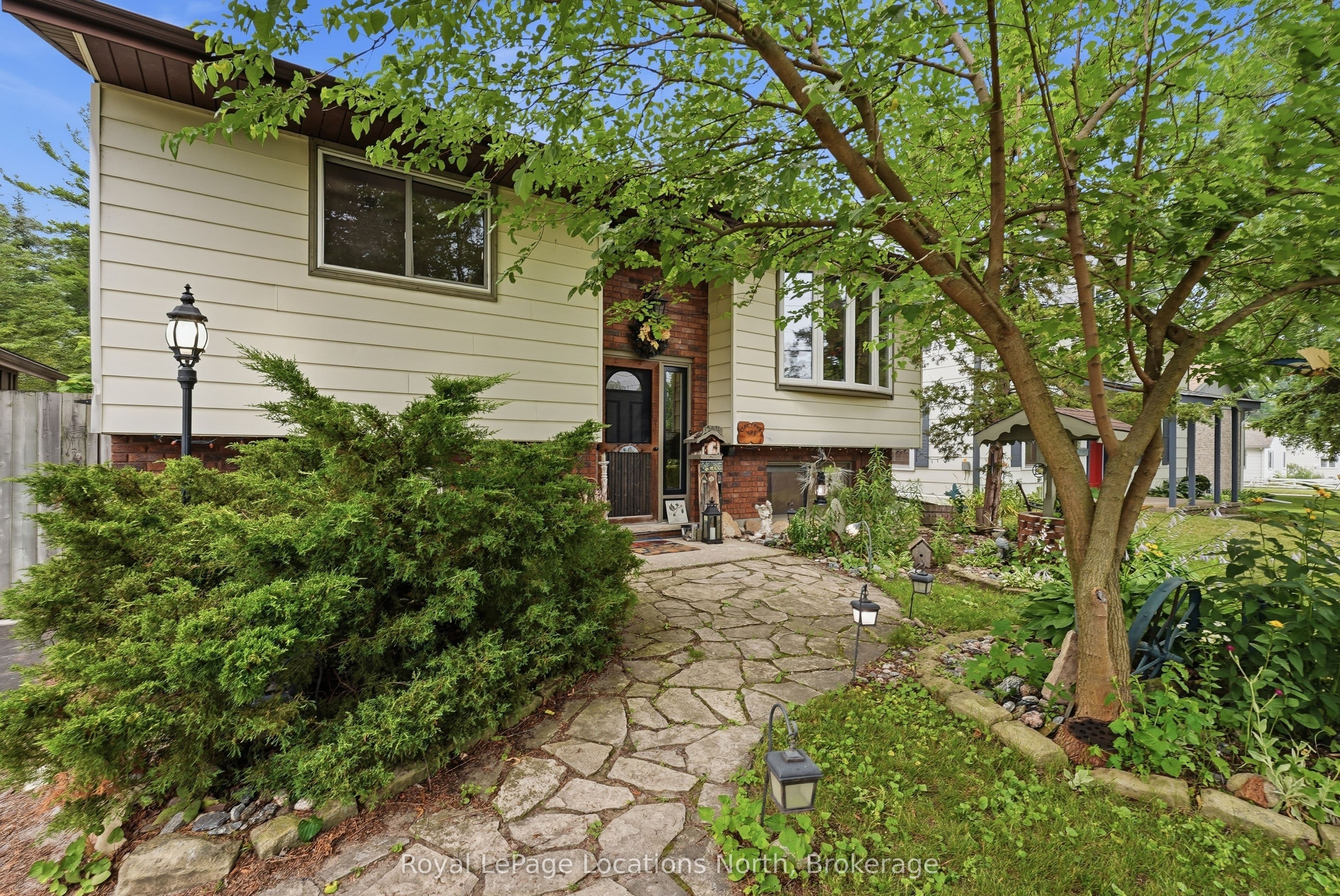 488 Maple Street photo 1