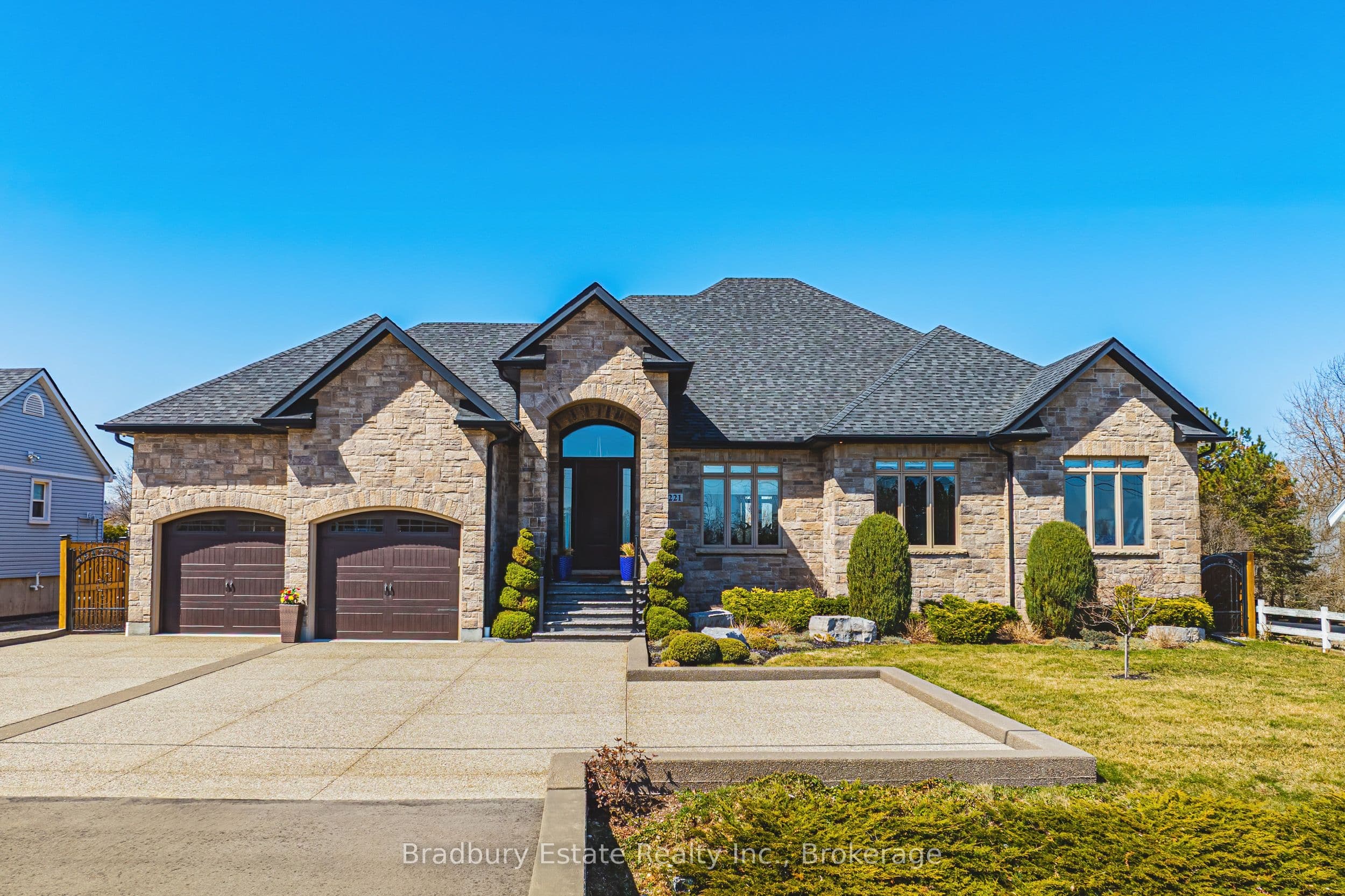 221 Glover Road photo 1