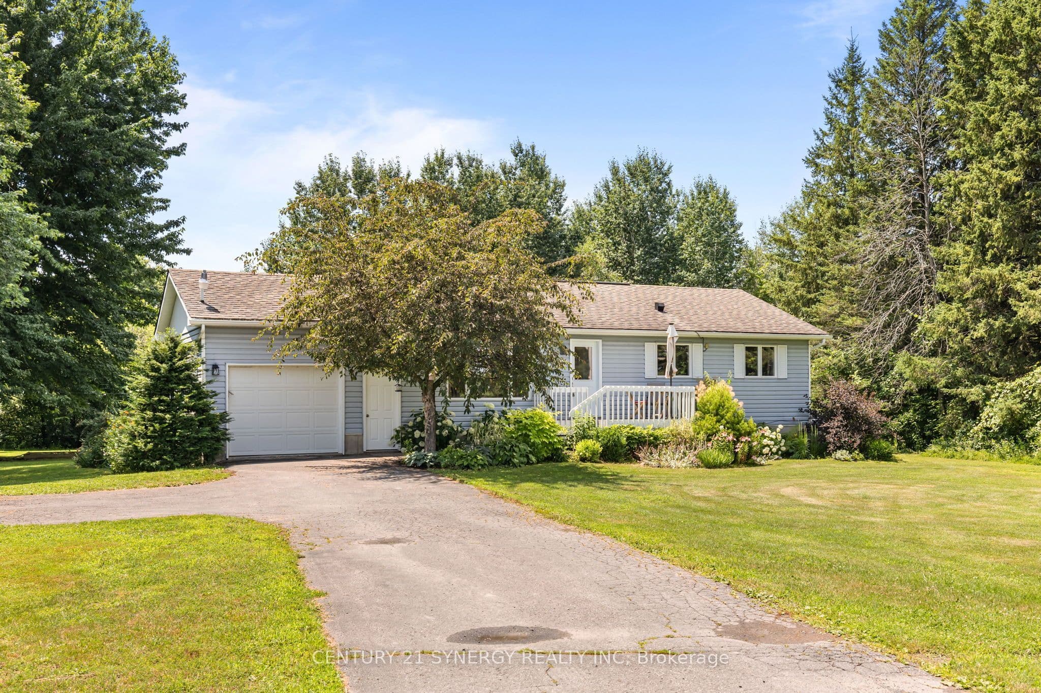2282 Roxborough Kenyon Boundary Road photo 1