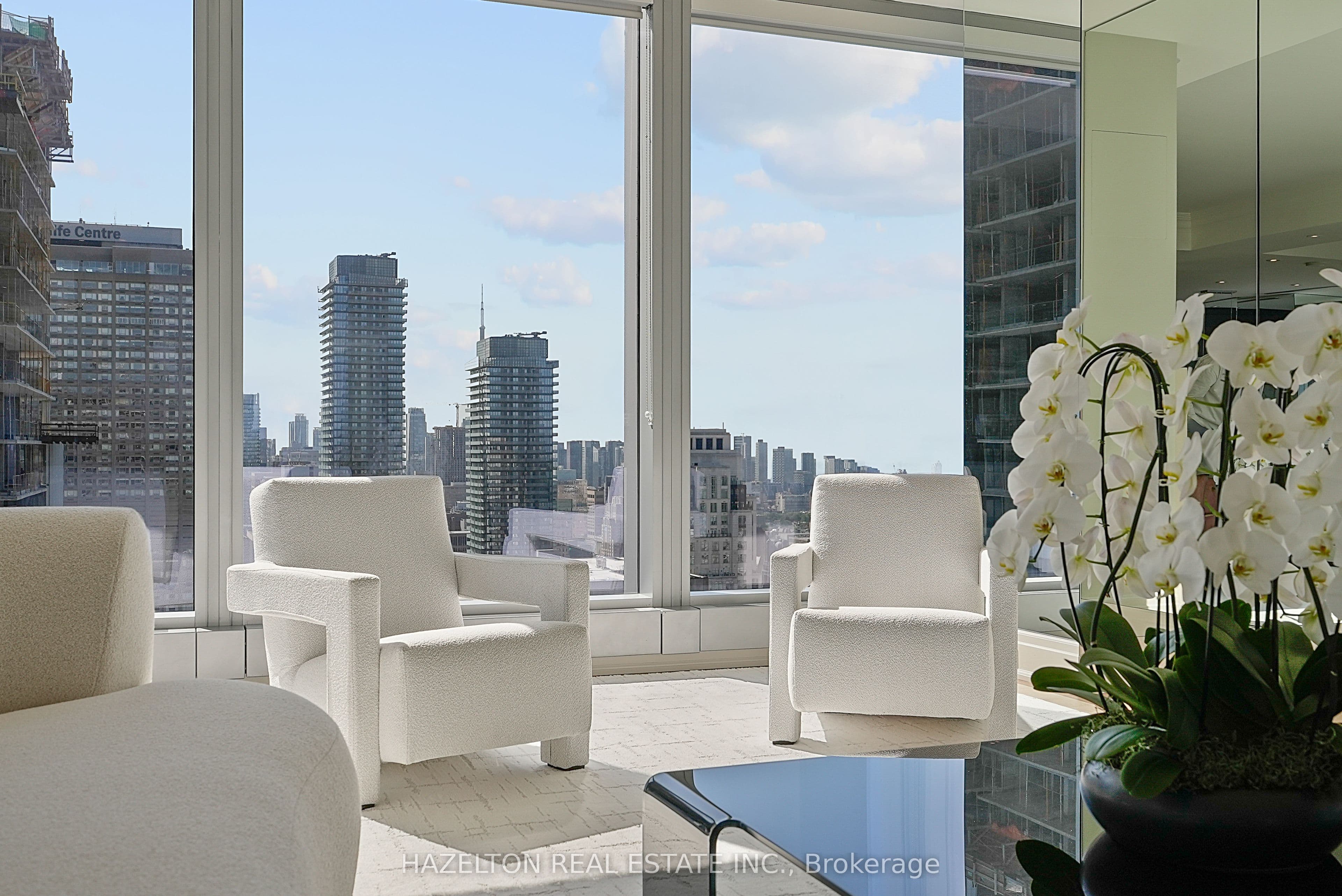 Unit 3203 50 Yorkville Avenue photo 1