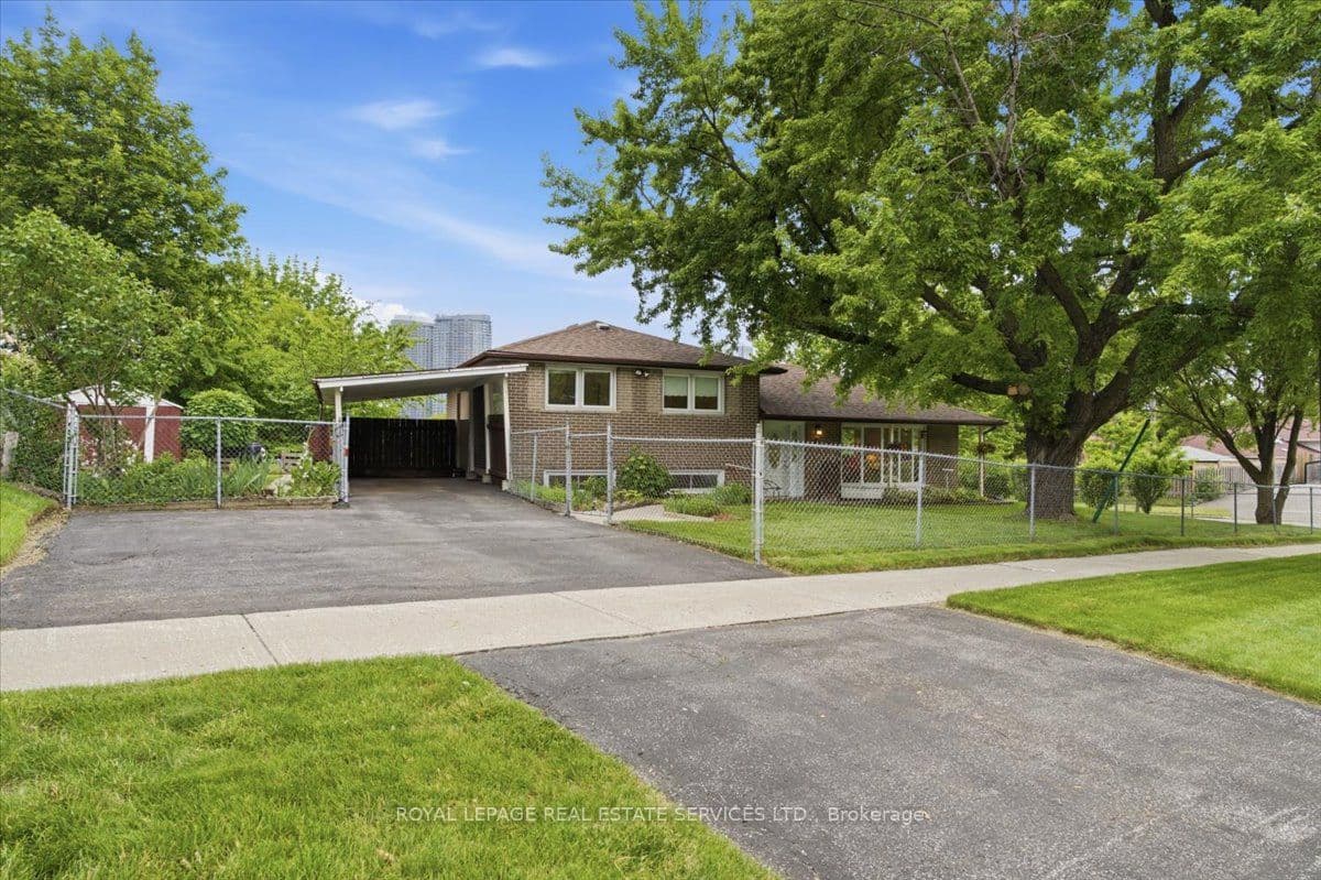 1 Rosegrove Place photo 1