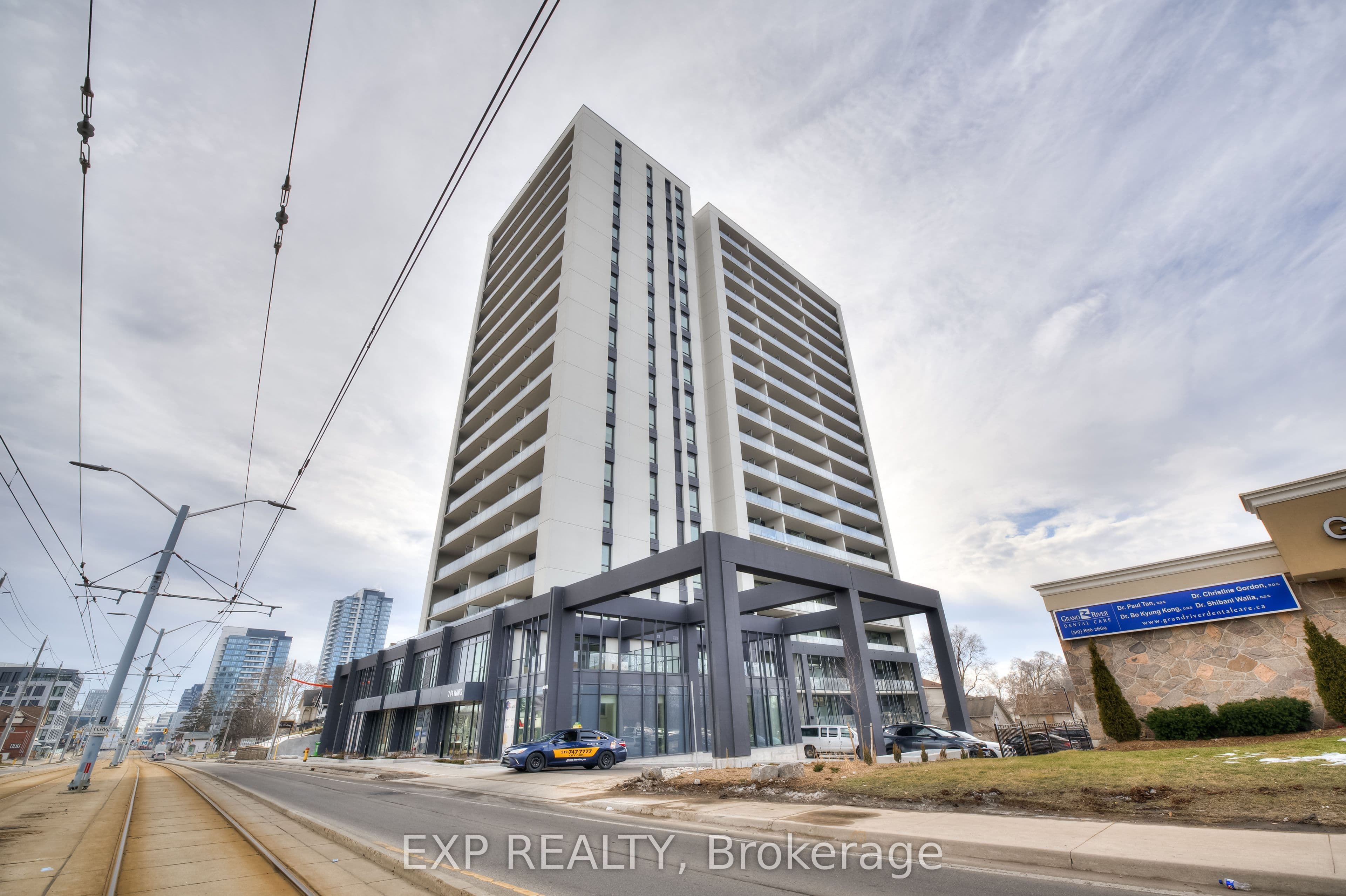 Unit 1505 741 King Street photo 1