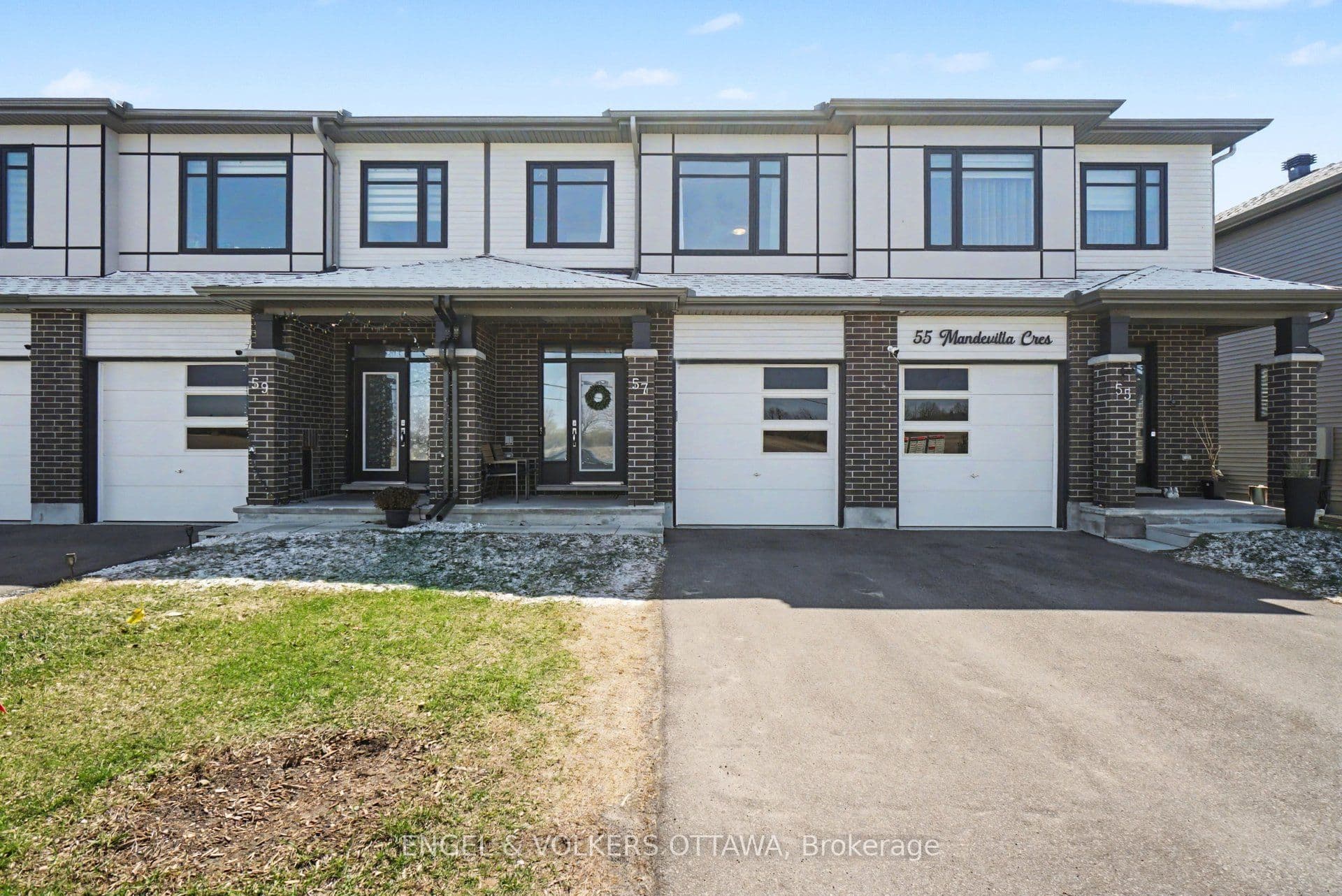 57 Mandevilla Crescent photo 1