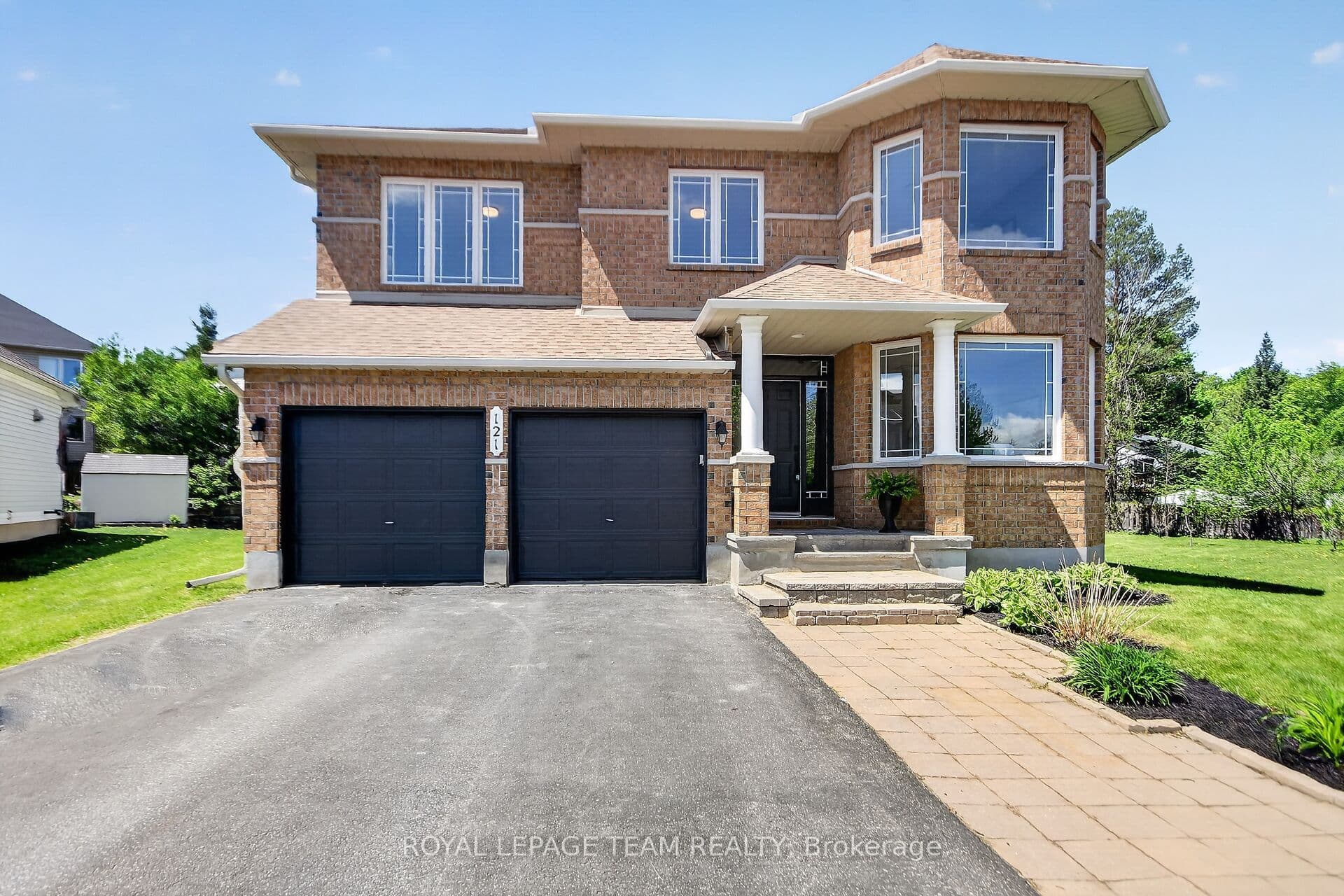 121 Muskego Crescent photo 1