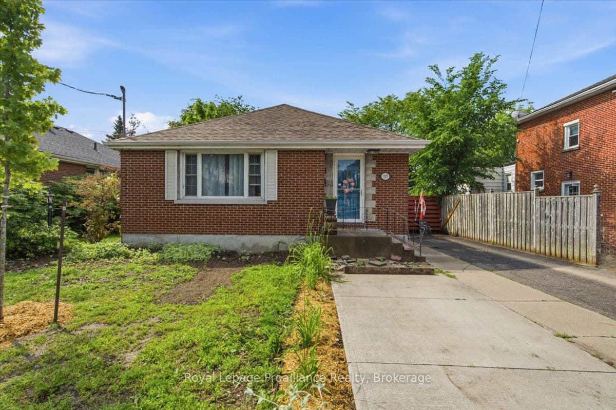337 Bridge Street photo 1