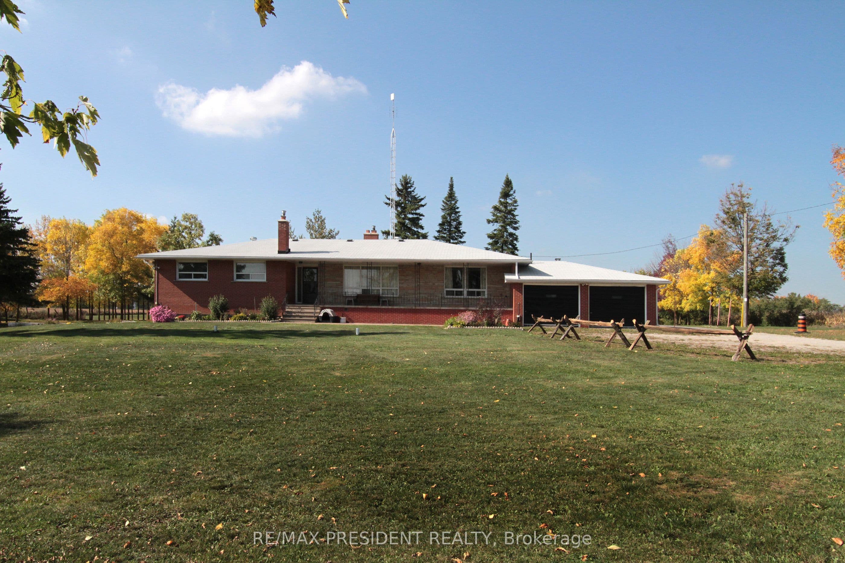 7190 King Street photo 1