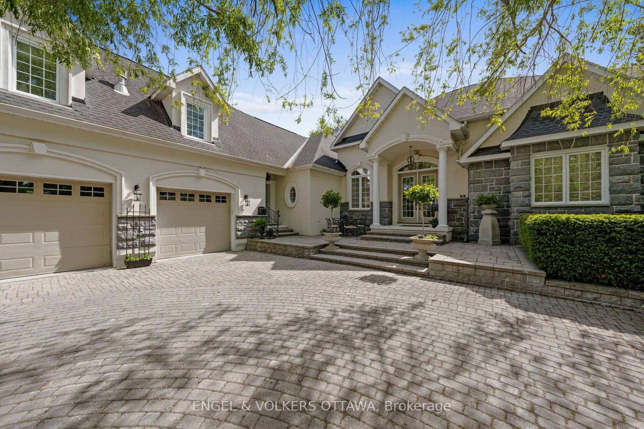 6197 Ottawa Street photo 1