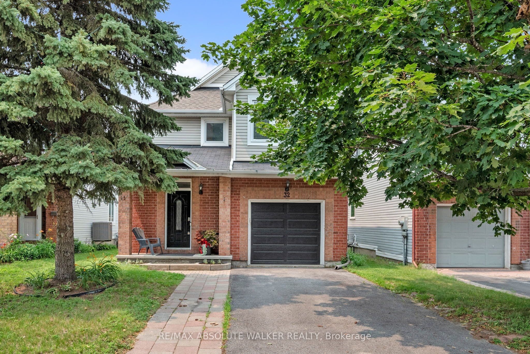32 Roberge Crescent photo 1