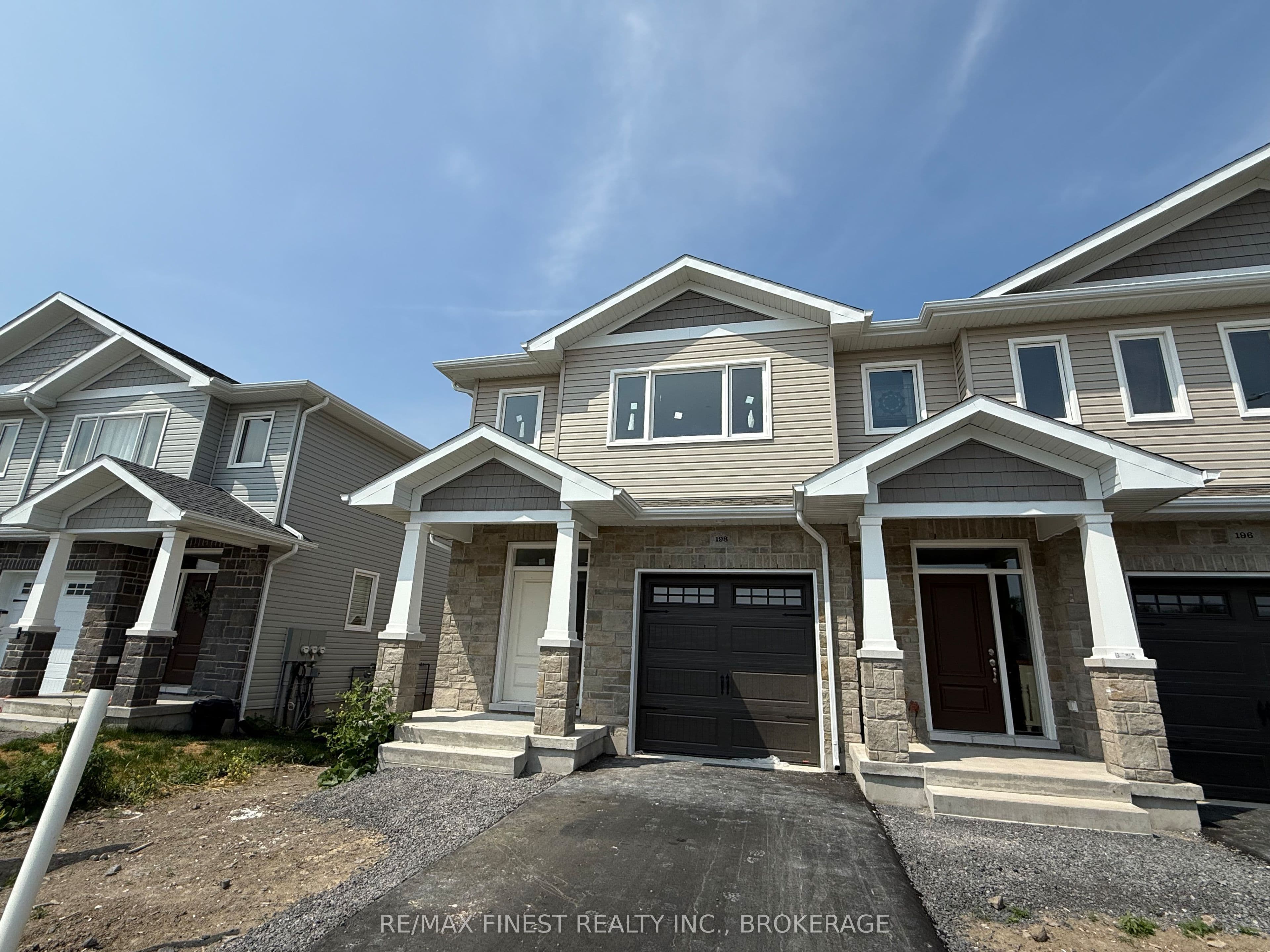 198 HERITAGE PARK Drive photo 1