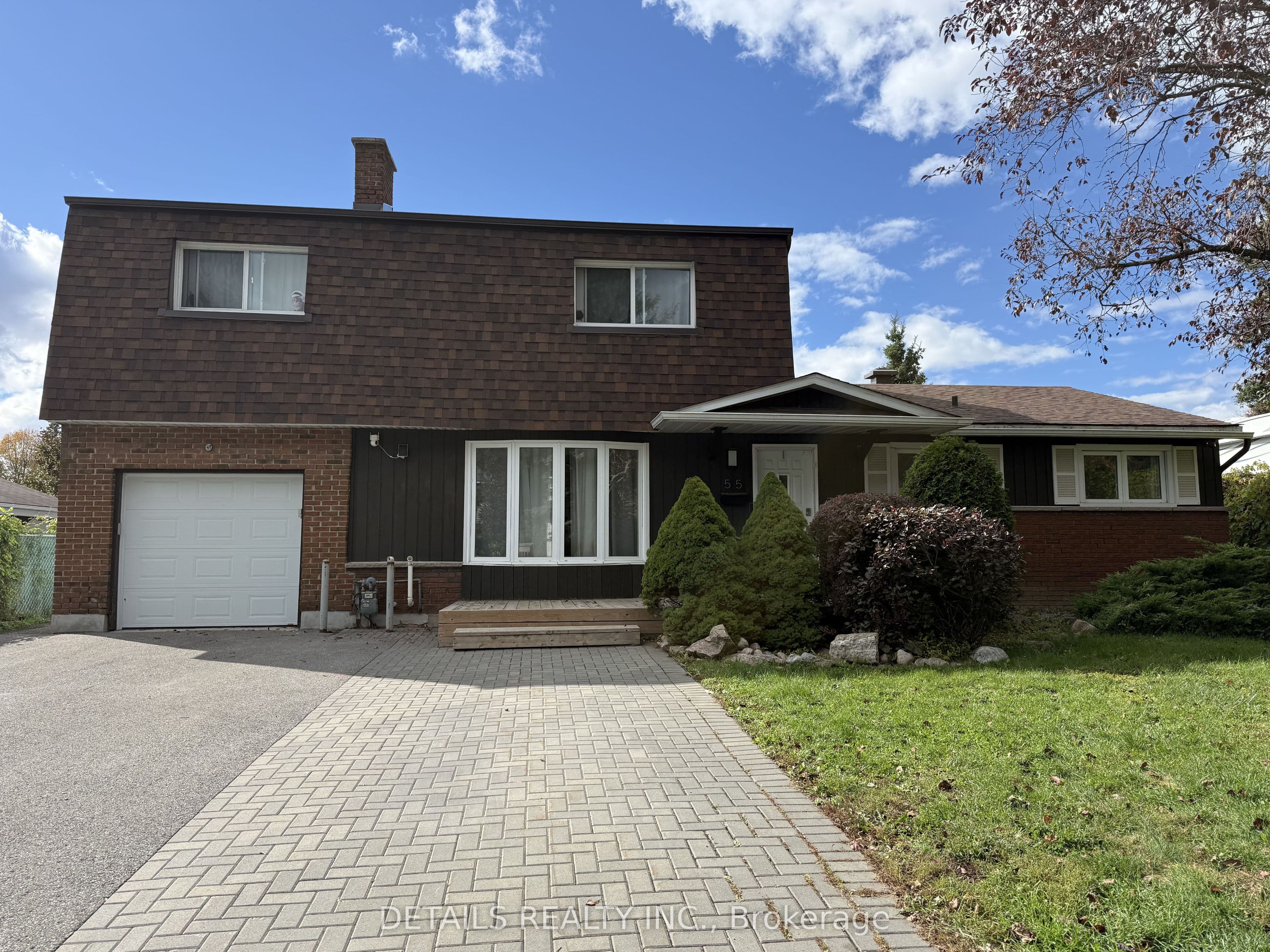55 Saginaw Crescent photo 1