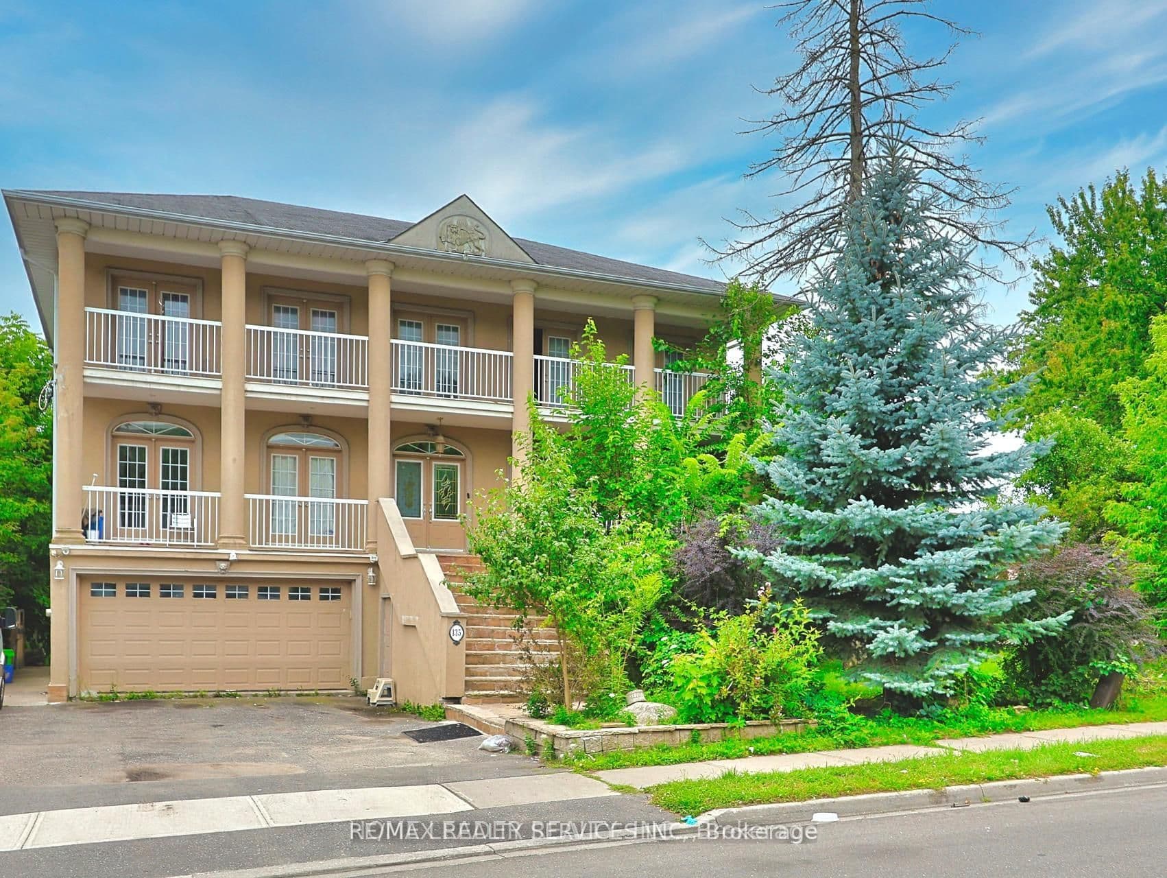 135 Spruce Avenue photo 1