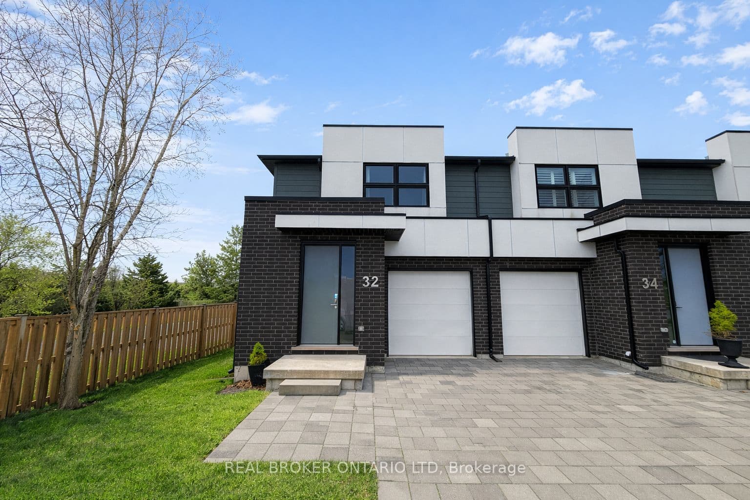 Unit 32 499 Sophia Crescent photo 1