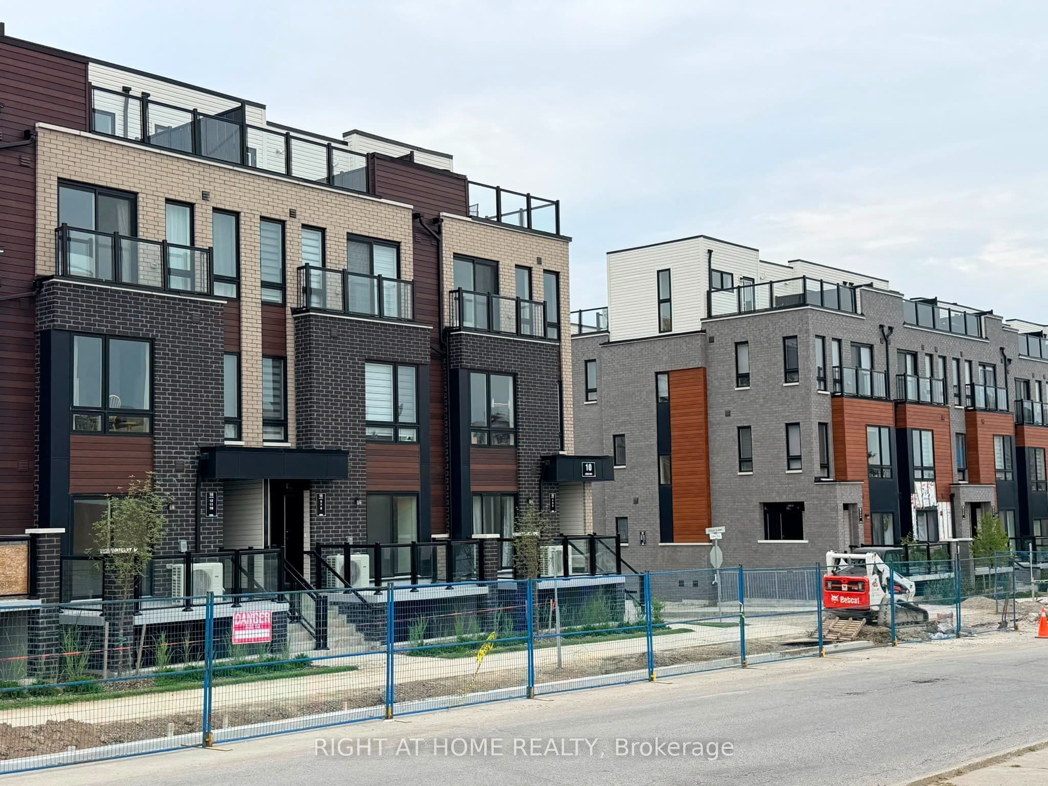 Unit 14 10 Liben Way photo 1