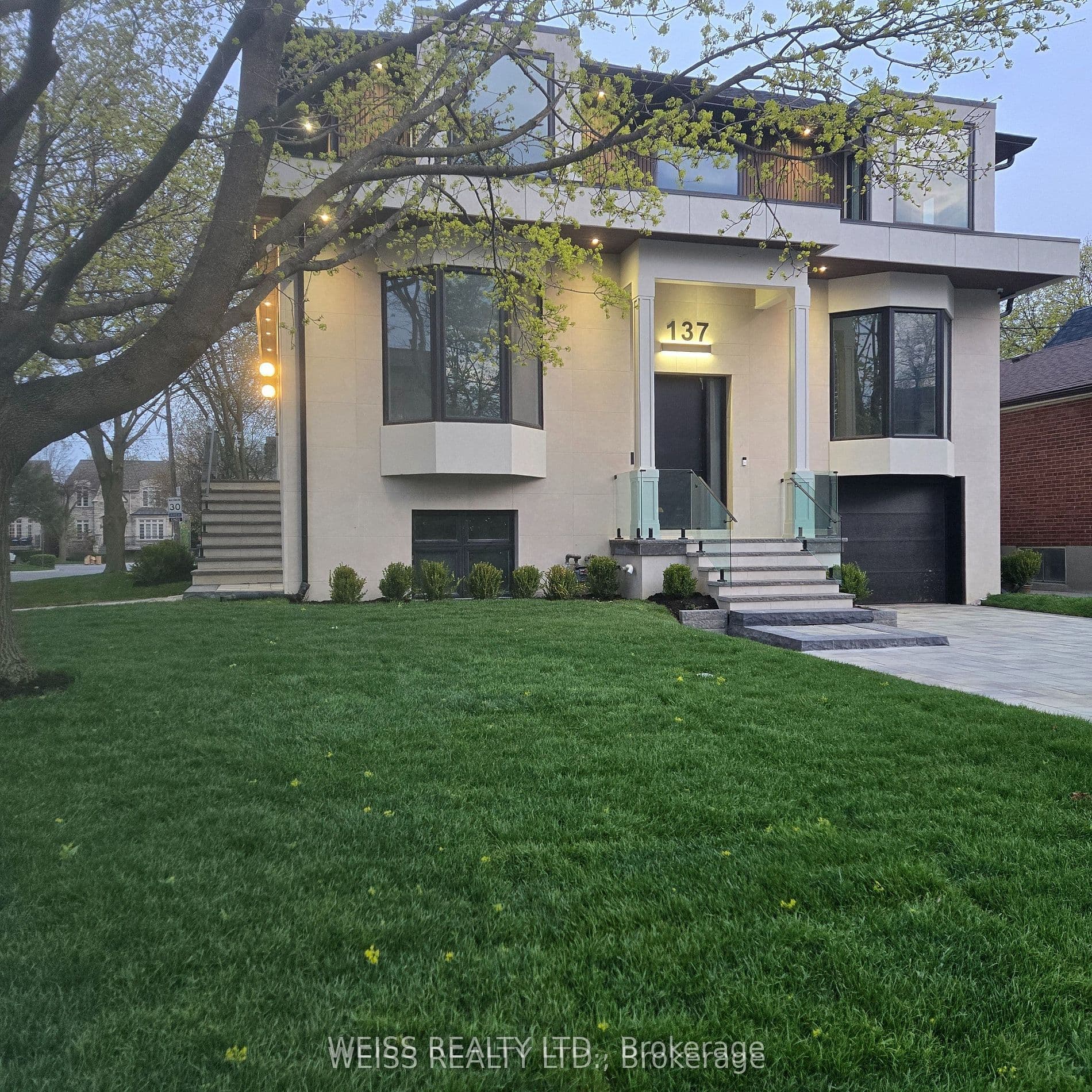 137 Bannockburn Avenue photo 1