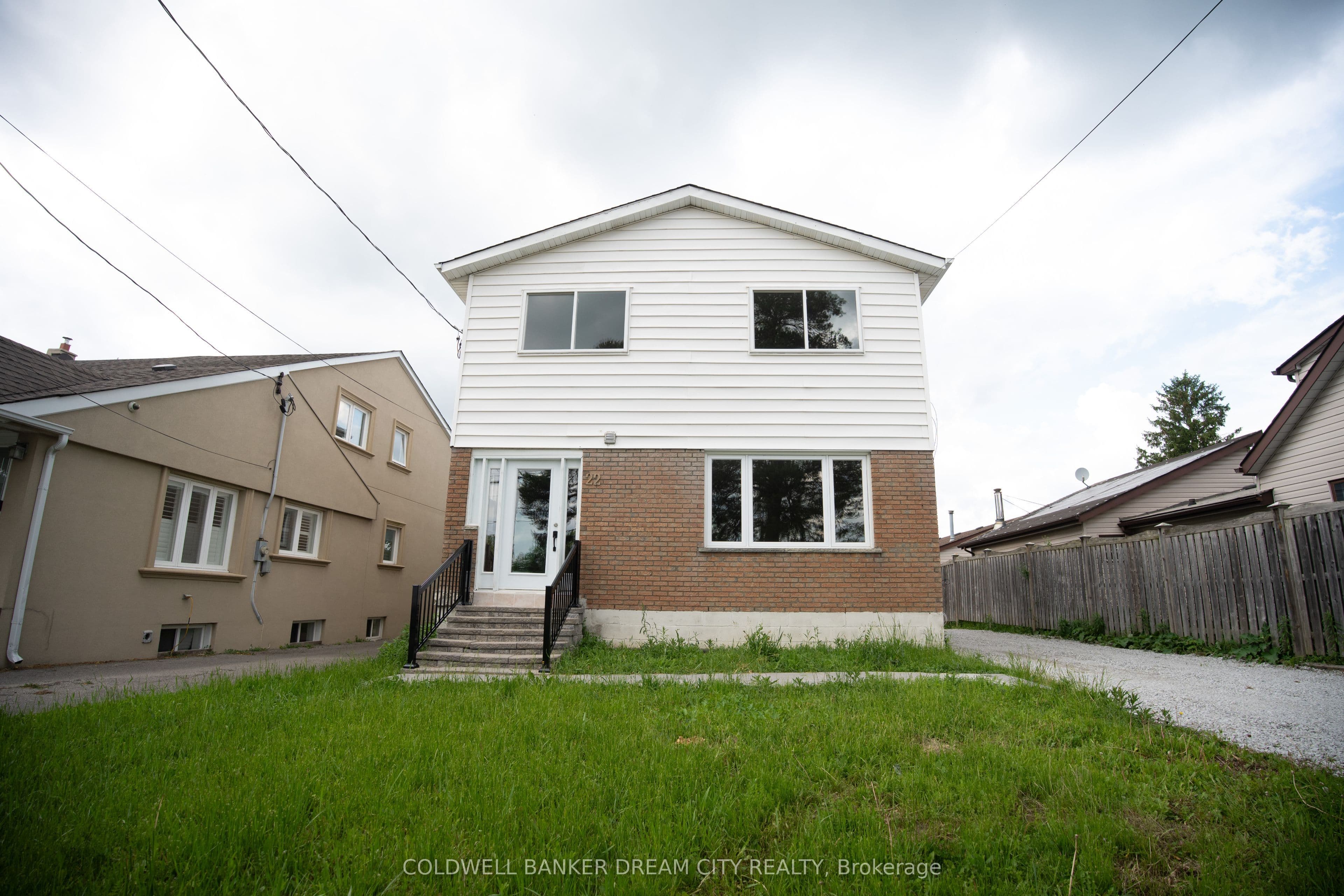 Unit Upper 22 Elm Grove Avenue photo 1