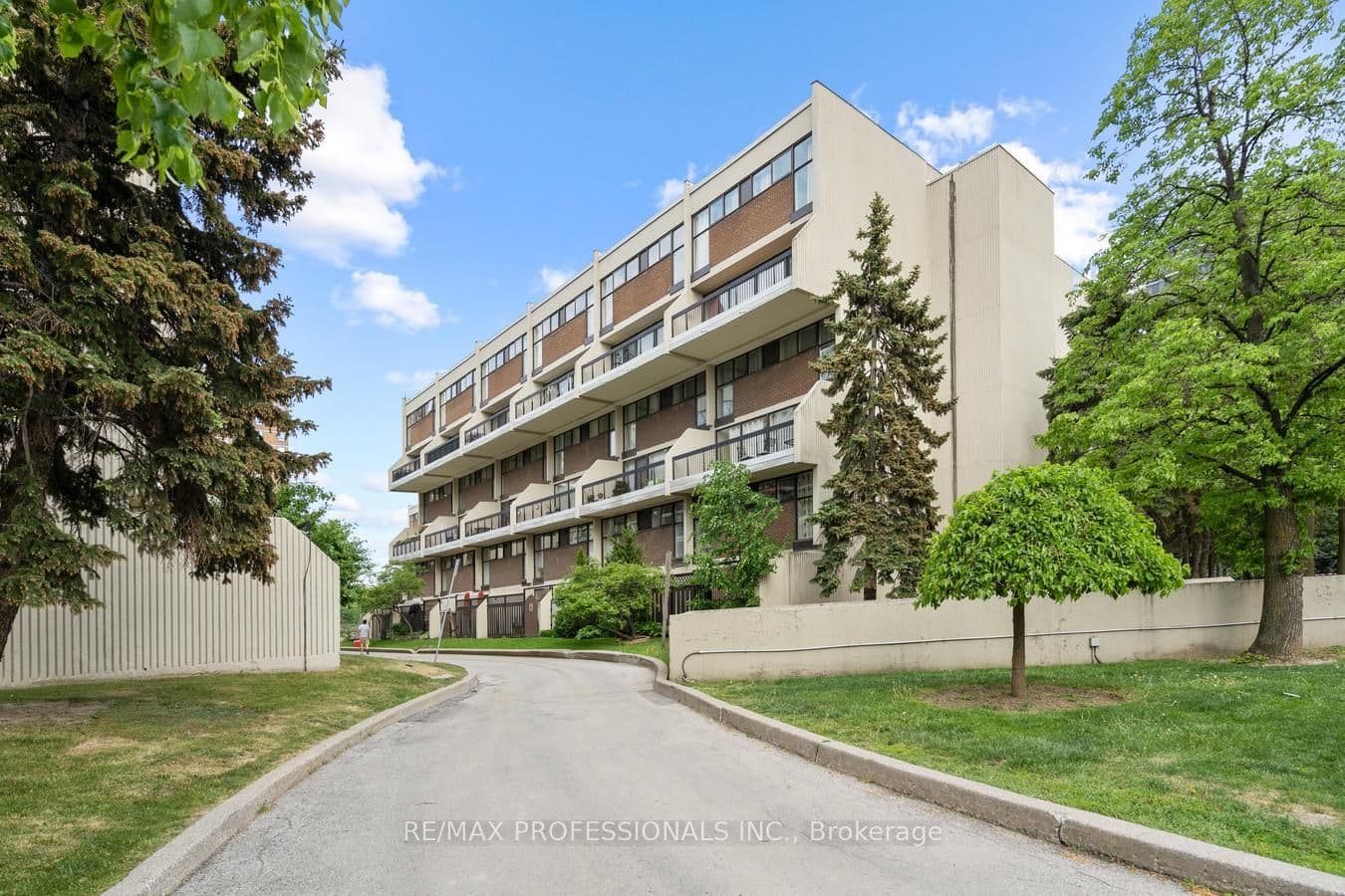 Unit 339 2 Valhalla Inn Road photo 1