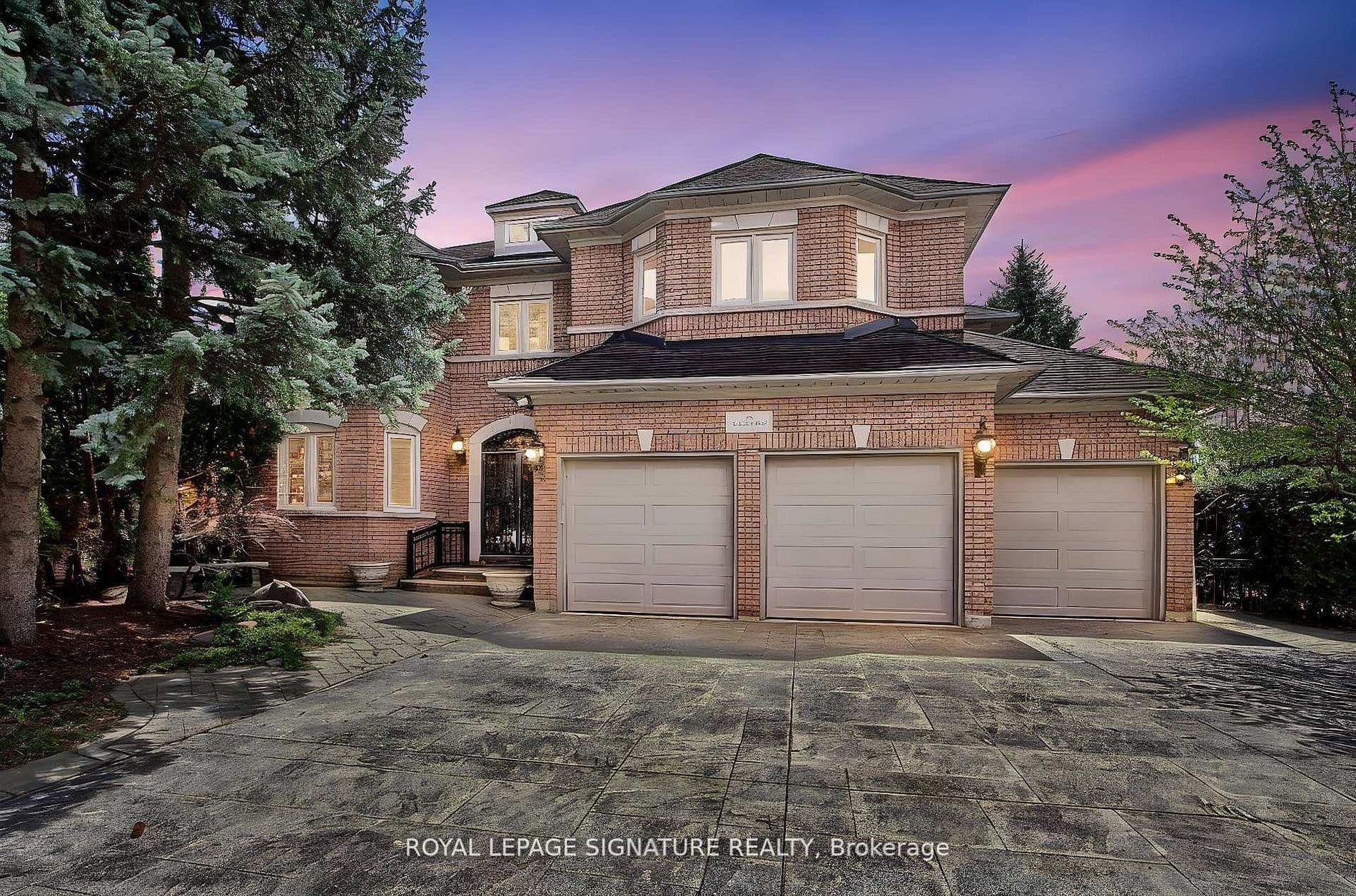 70 Graydon Crescent photo 1