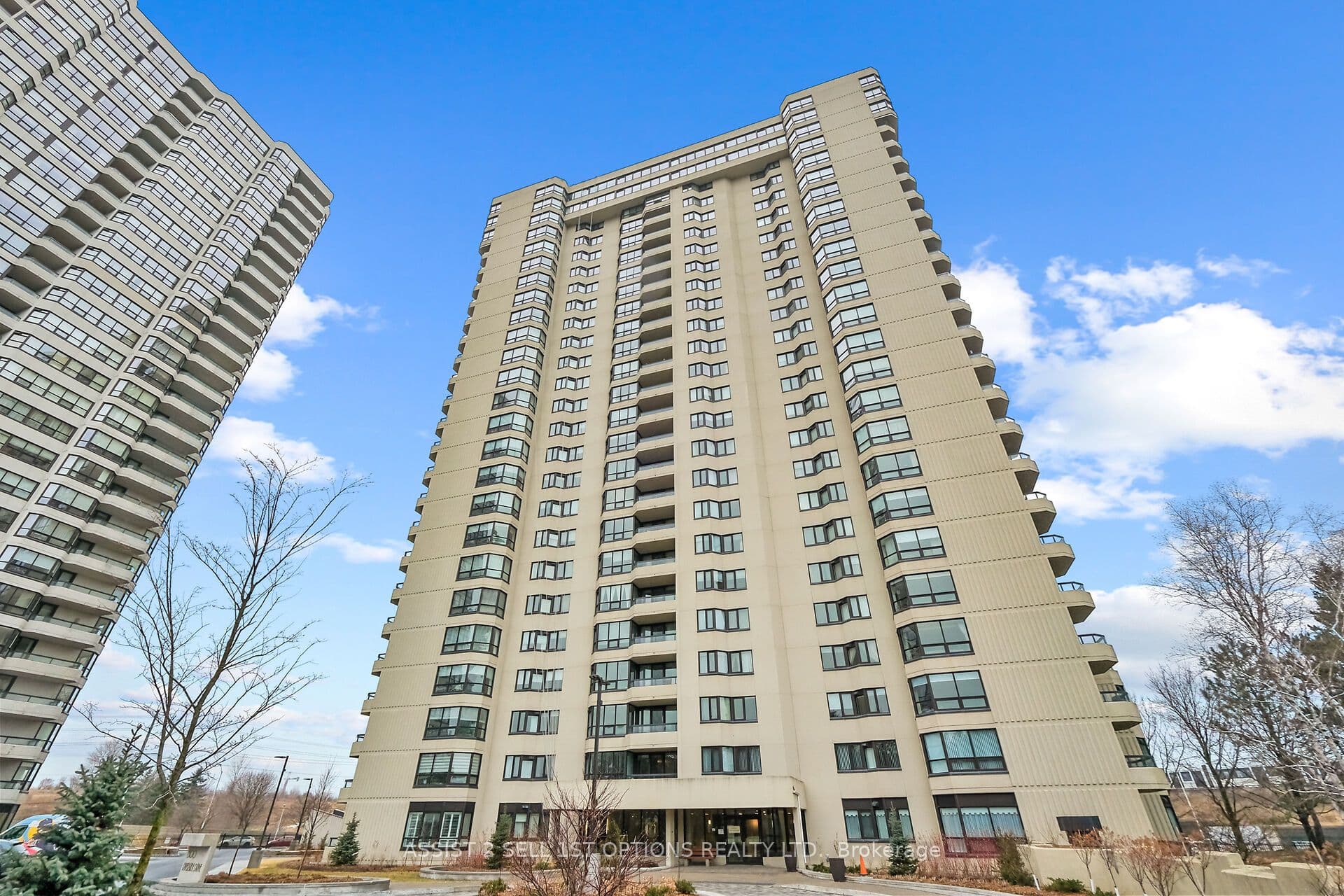 Unit 807 1500 Riverside Drive photo 1