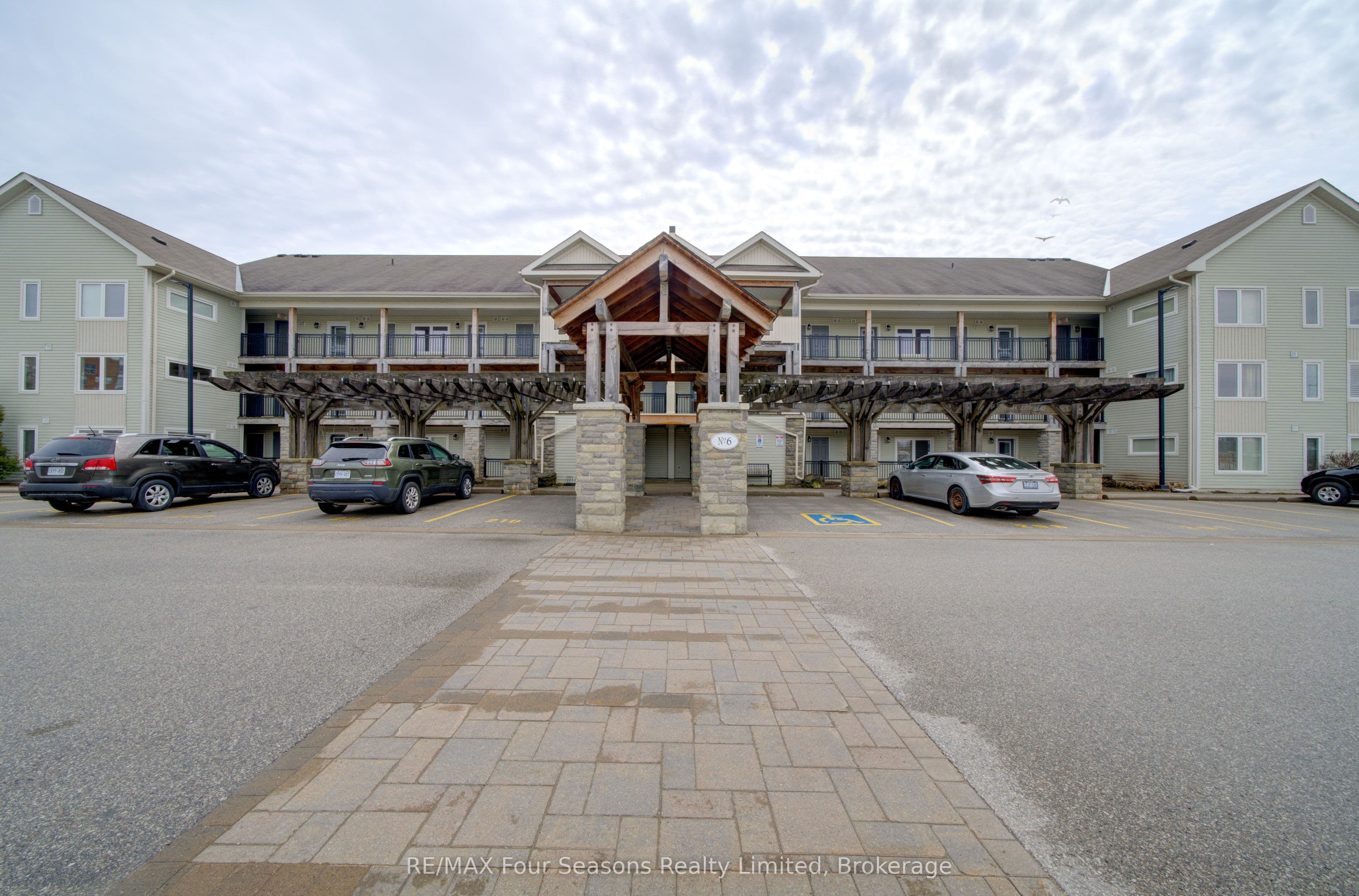 Unit 105 6 Brandy Lane Drive photo 1