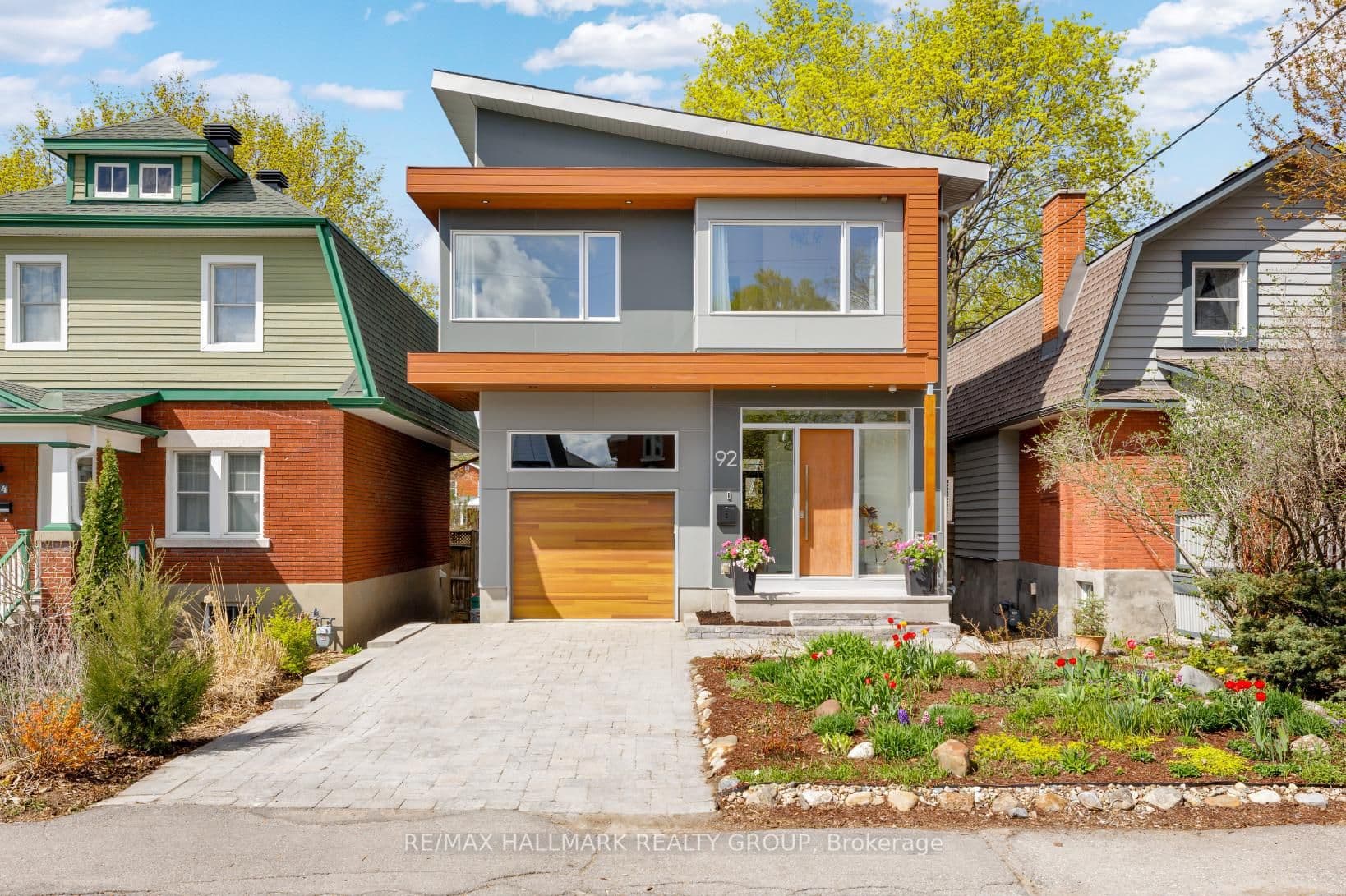 92 Grange Avenue photo 1