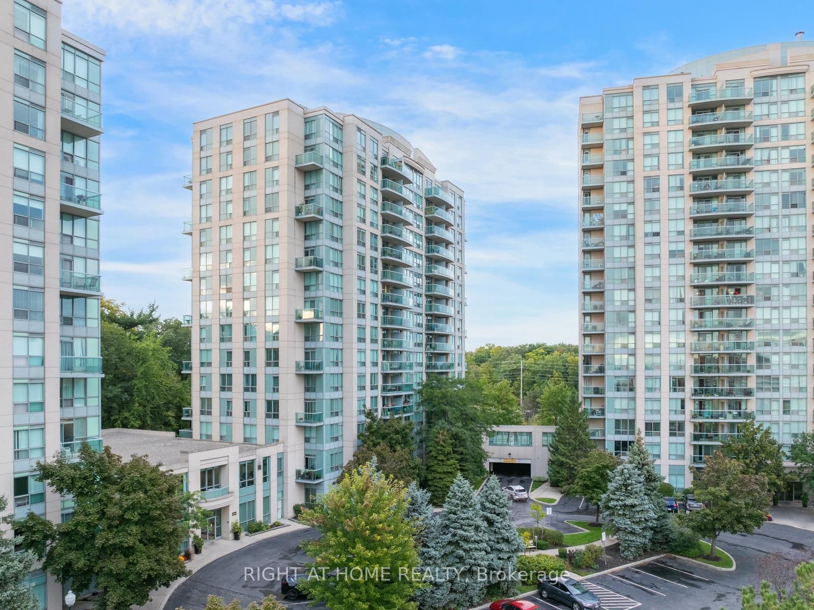 Unit 1509 2565 Erin Centre Boulevard photo 1