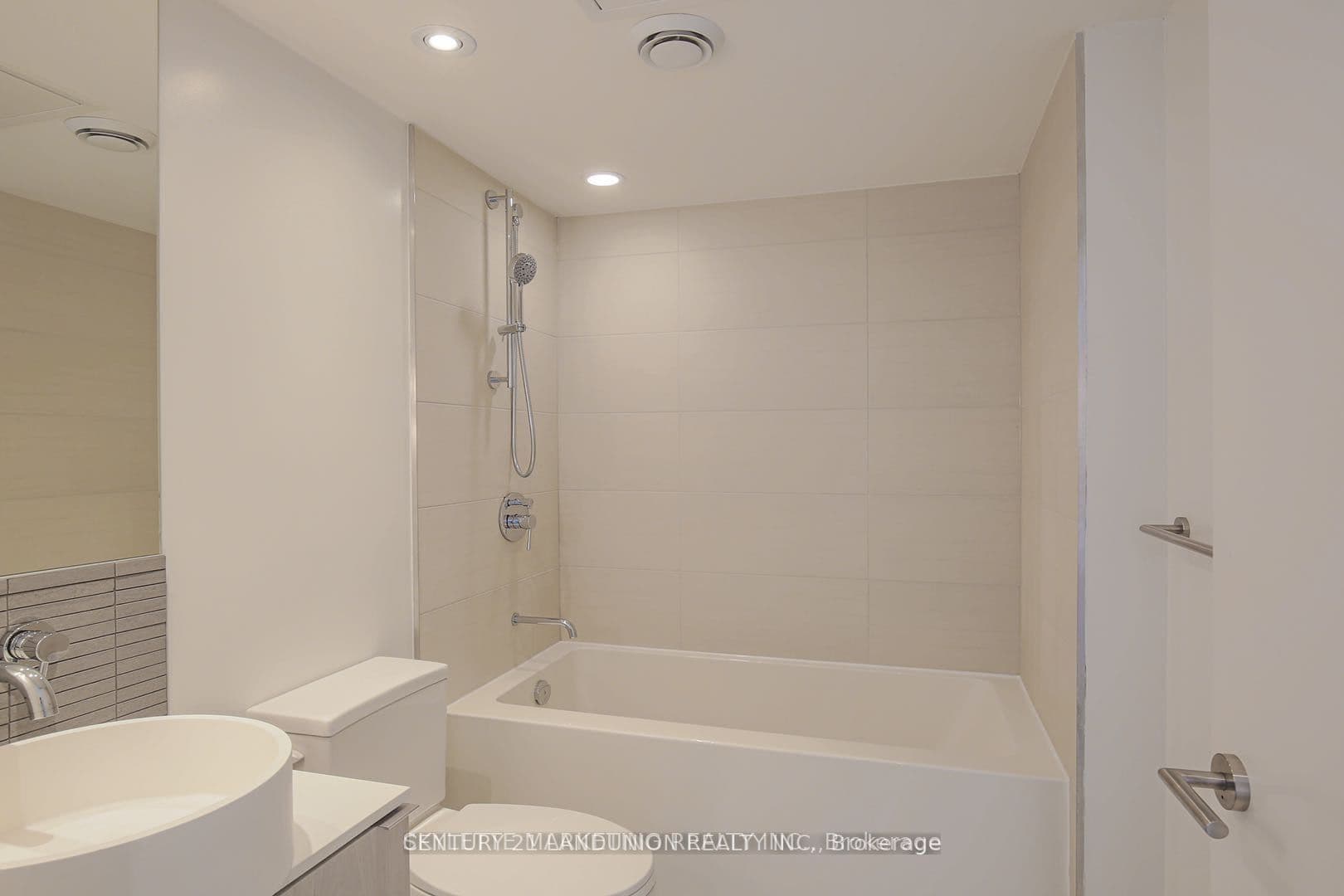 Unit 2802 161 Roehampton Avenue photo 1