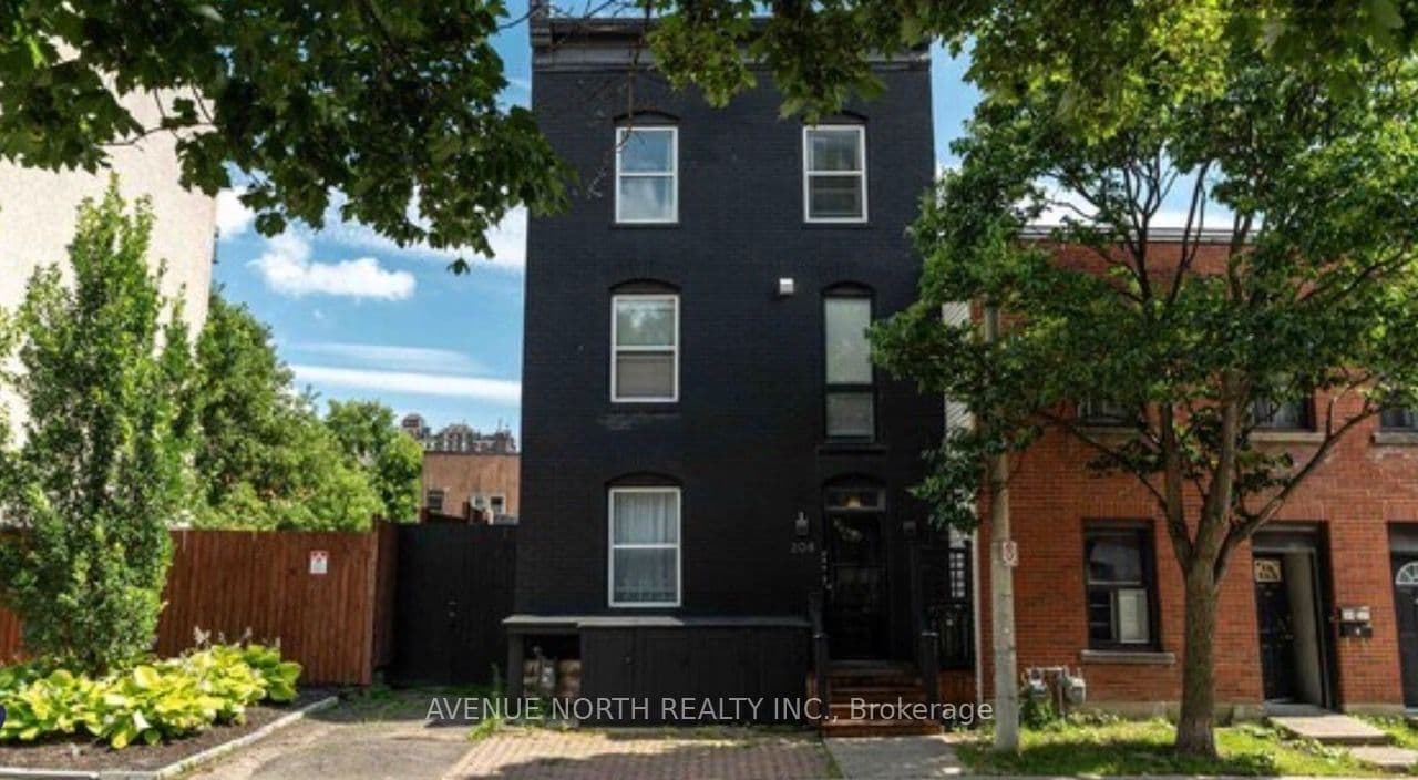 01-208 Clarence Street photo 1