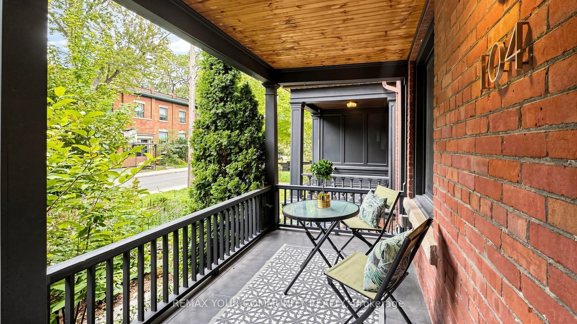 104 Wells Street photo 1