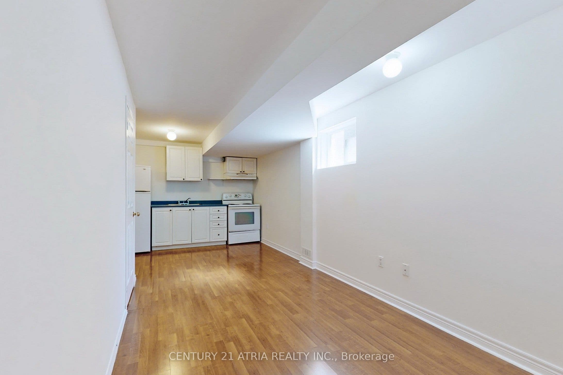 Unit basment 26 Aylesworth Avenue photo 1