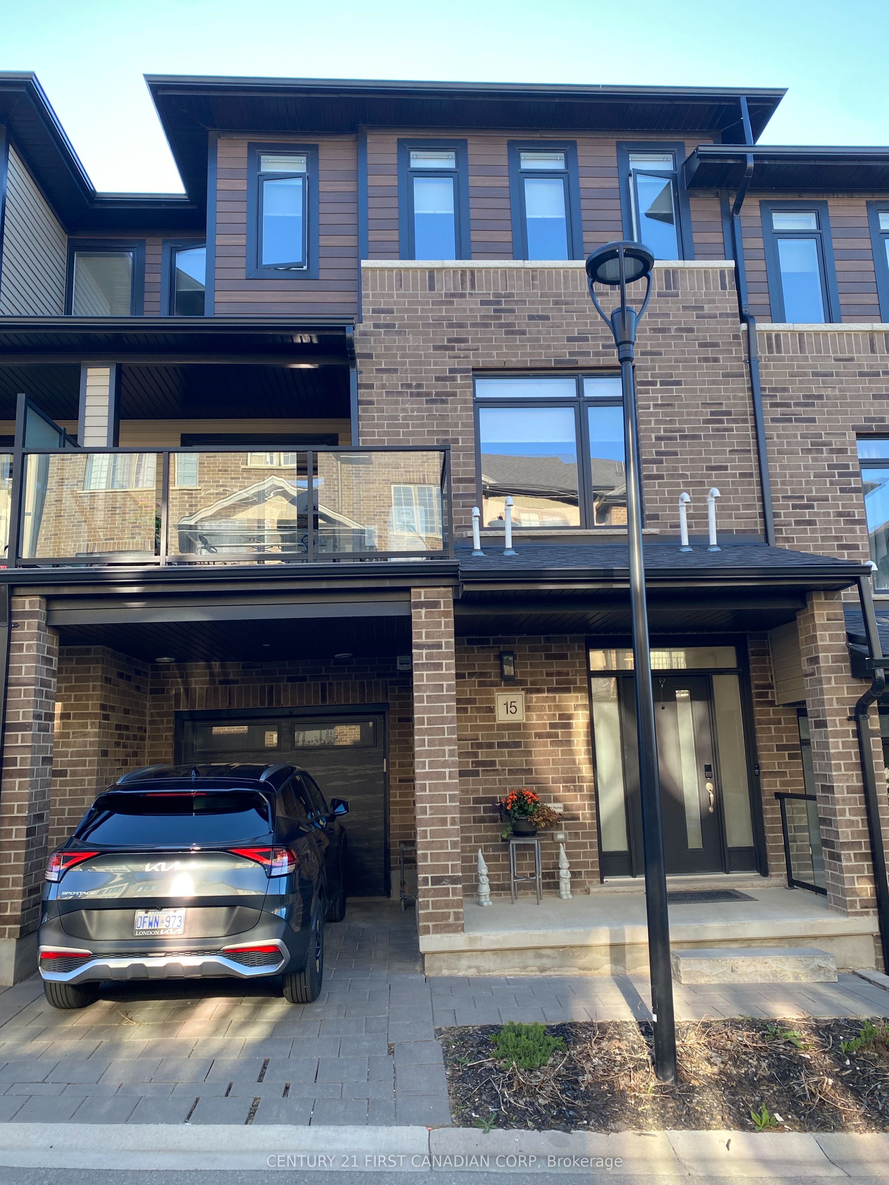 Unit 15 2610 Kettering Place photo 1
