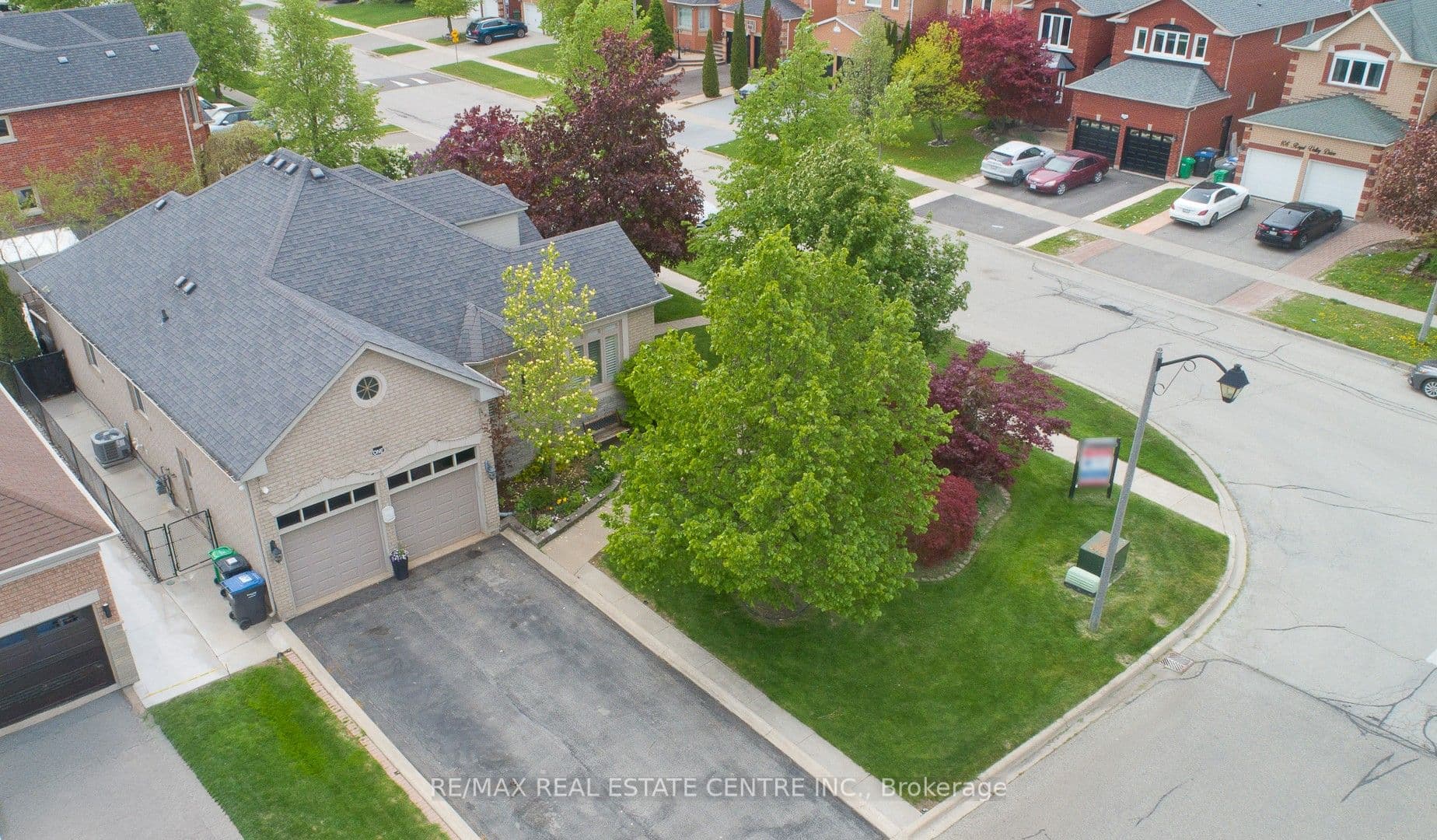 1 Kirkwood Crescent photo 1