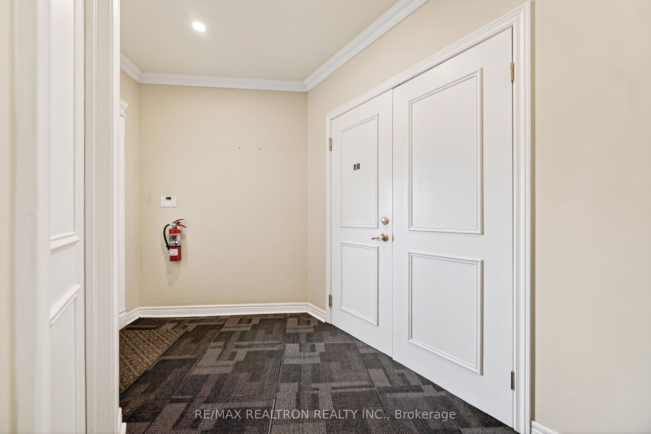 454 Donlands Avenue photo 1