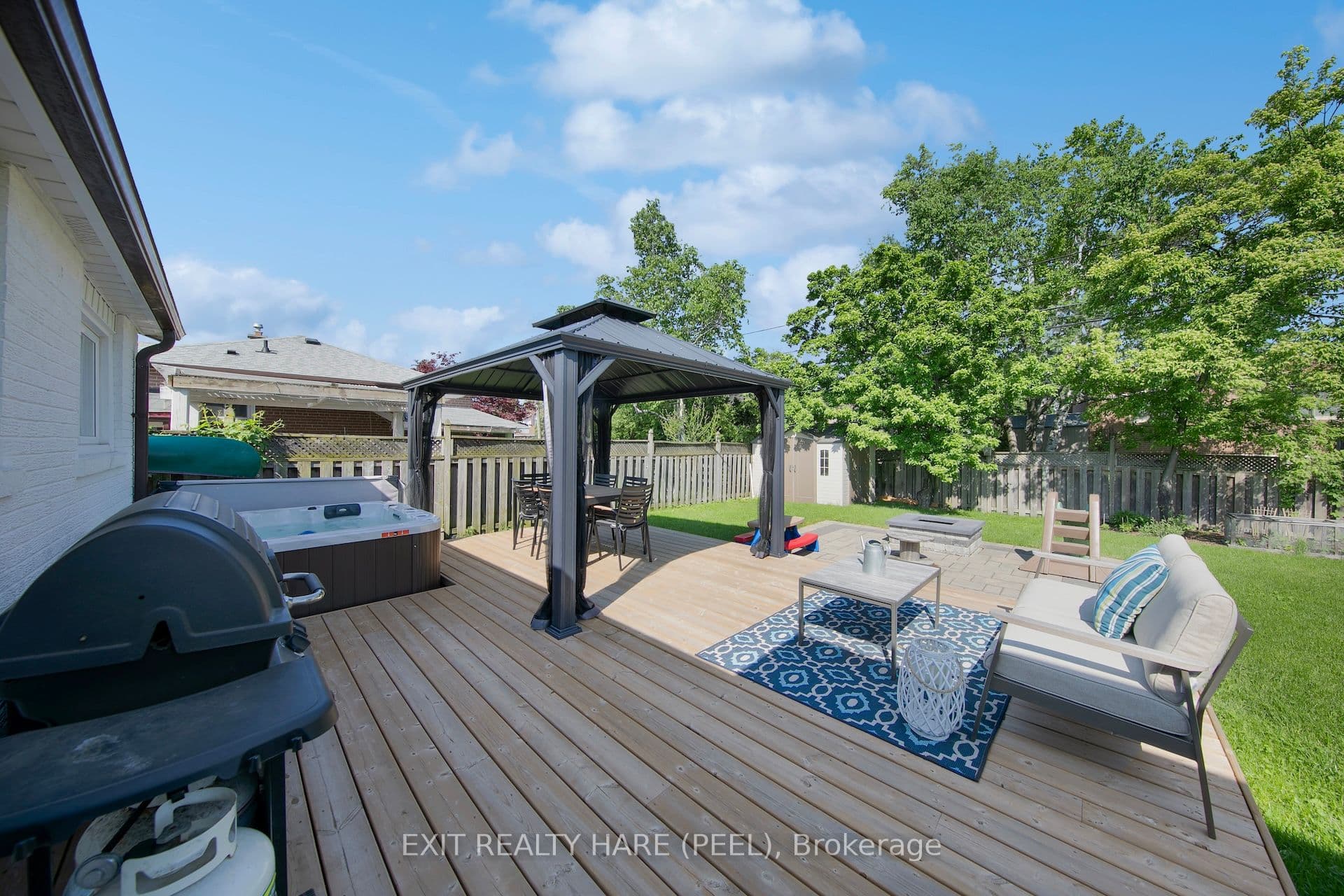 84 Addington Crescent photo 1